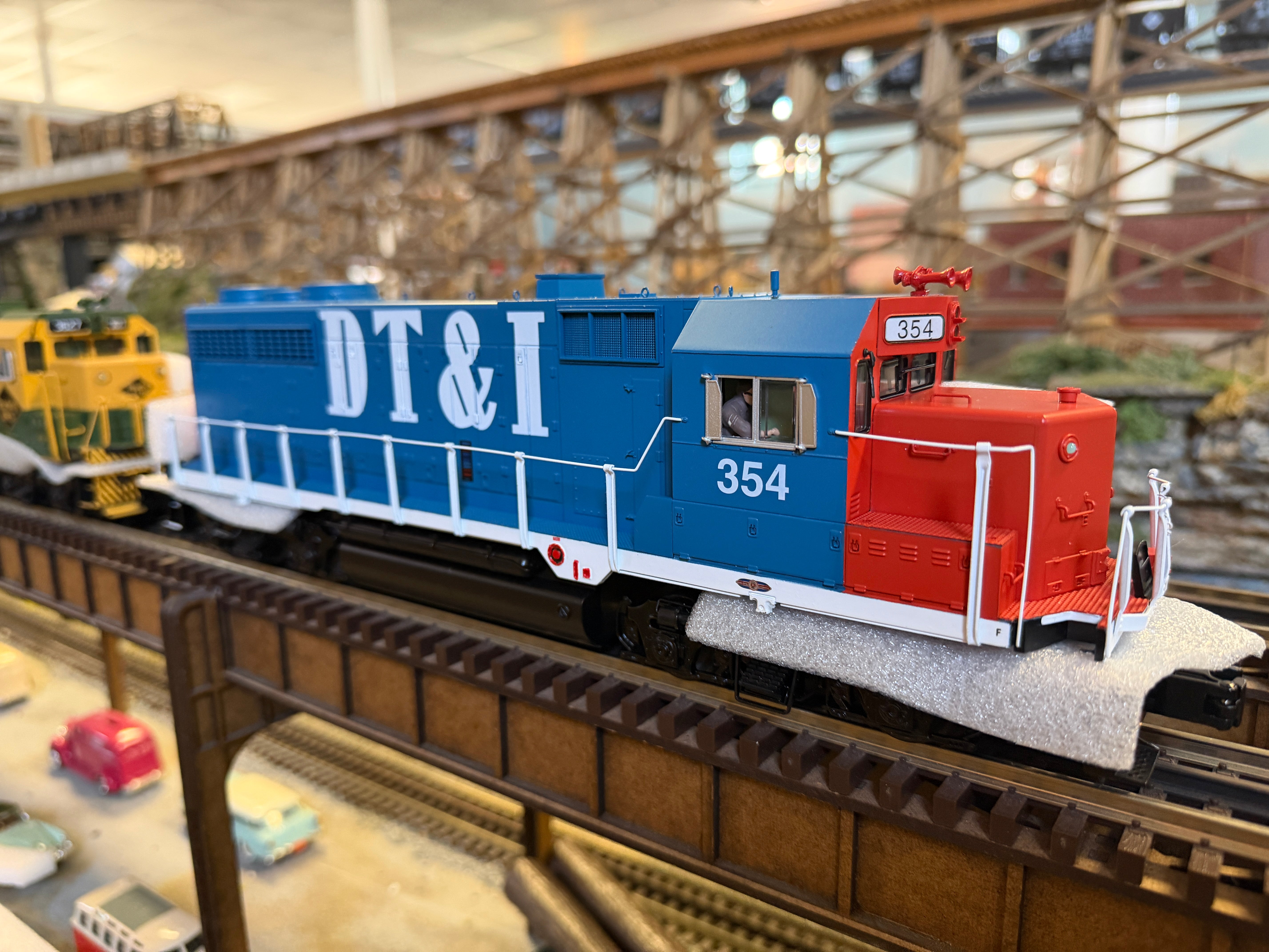 MTH 20-22074-1 - Premier - GP-35 Low Hood Diesel Engine "Detroit, Toledo & Ironton" #354 w/ PS3