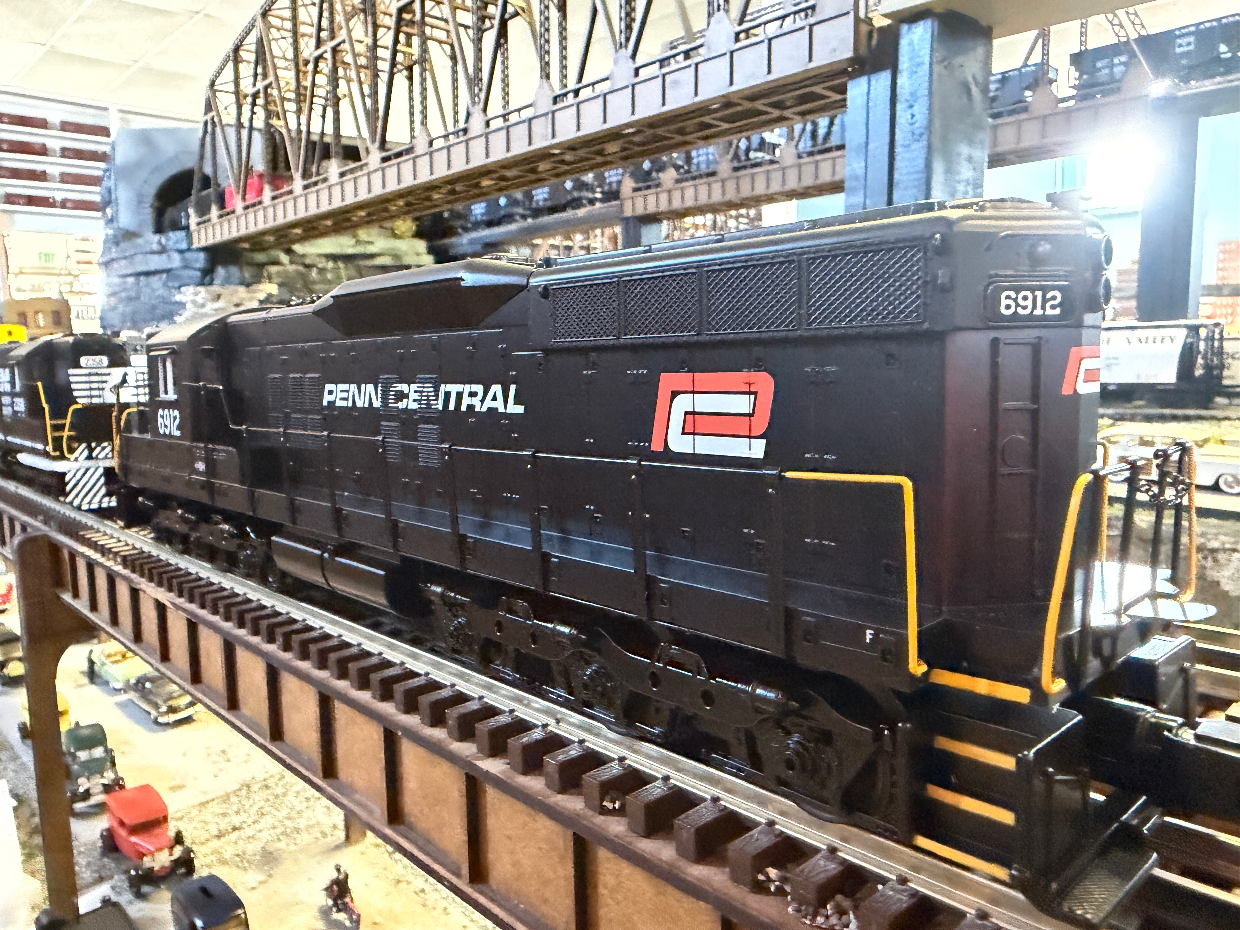 MTH 30-21366-1 - RailKing - SD-9 Diesel Engine "Penn Central" w/ PS3 #6912 - Custom run for MrMuffin'sTrains