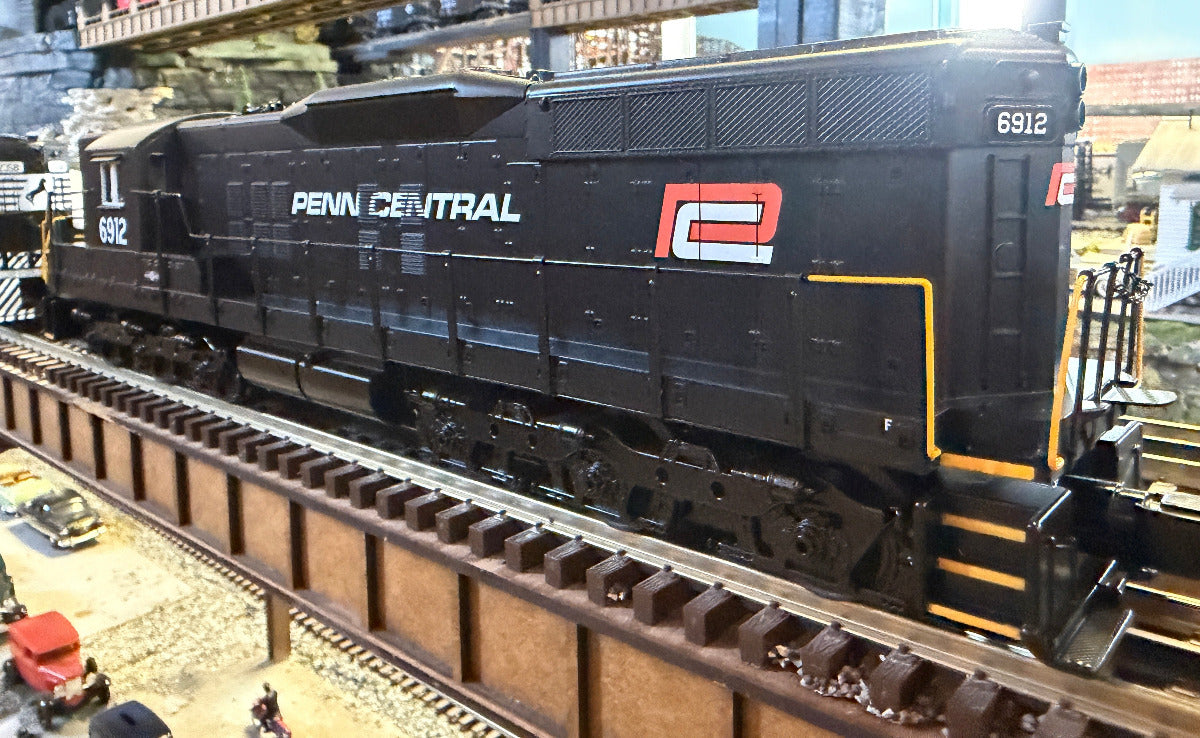 MTH 30-21366-1 - RailKing - SD-9 Diesel Engine "Penn Central" w/ PS3 #6912 - Custom run for MrMuffin'sTrains