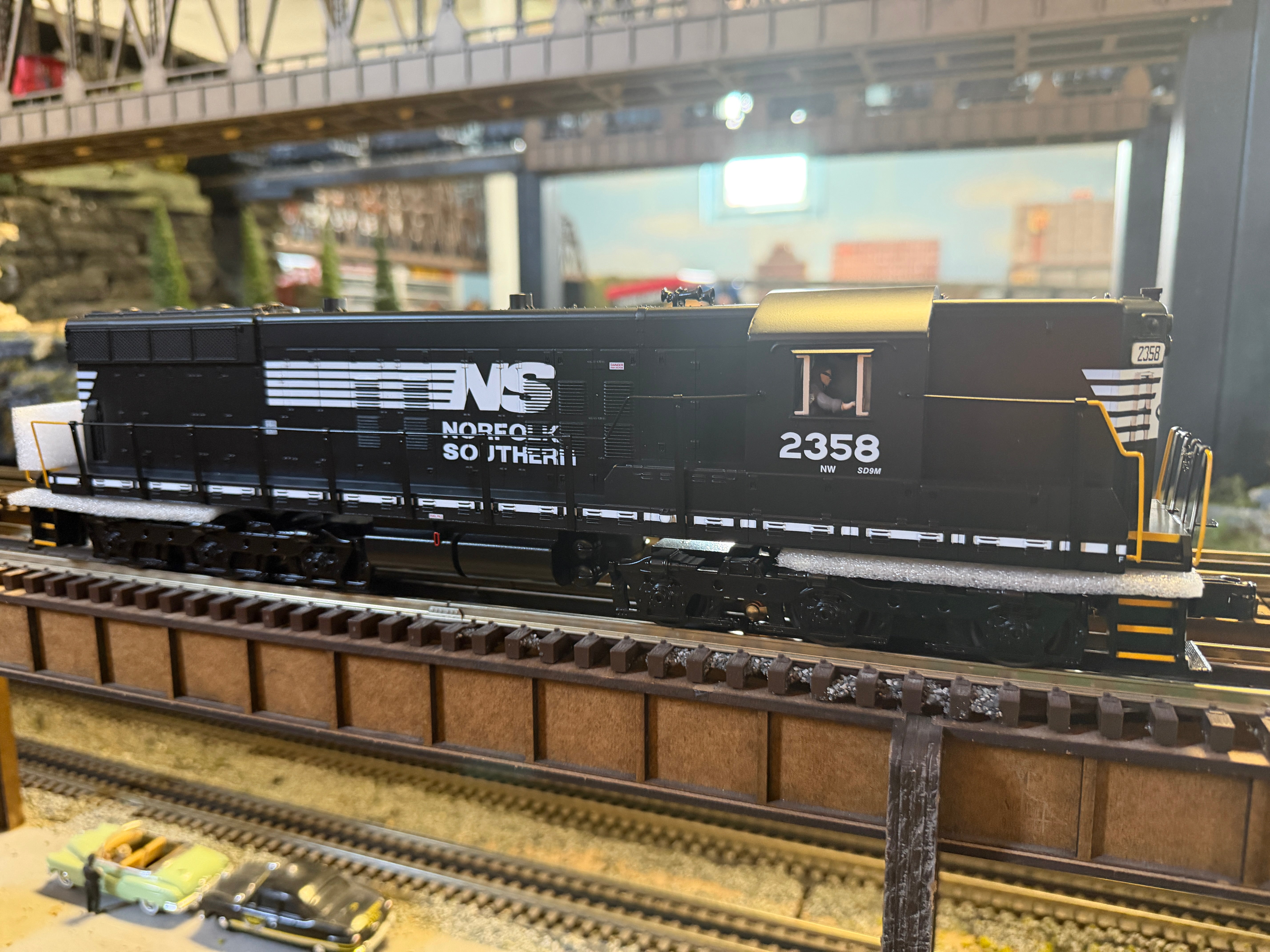 MTH 30-21349-1 - RailKing - SD-9 Diesel Engine "Norfolk Southern" #2358 w/ PS3