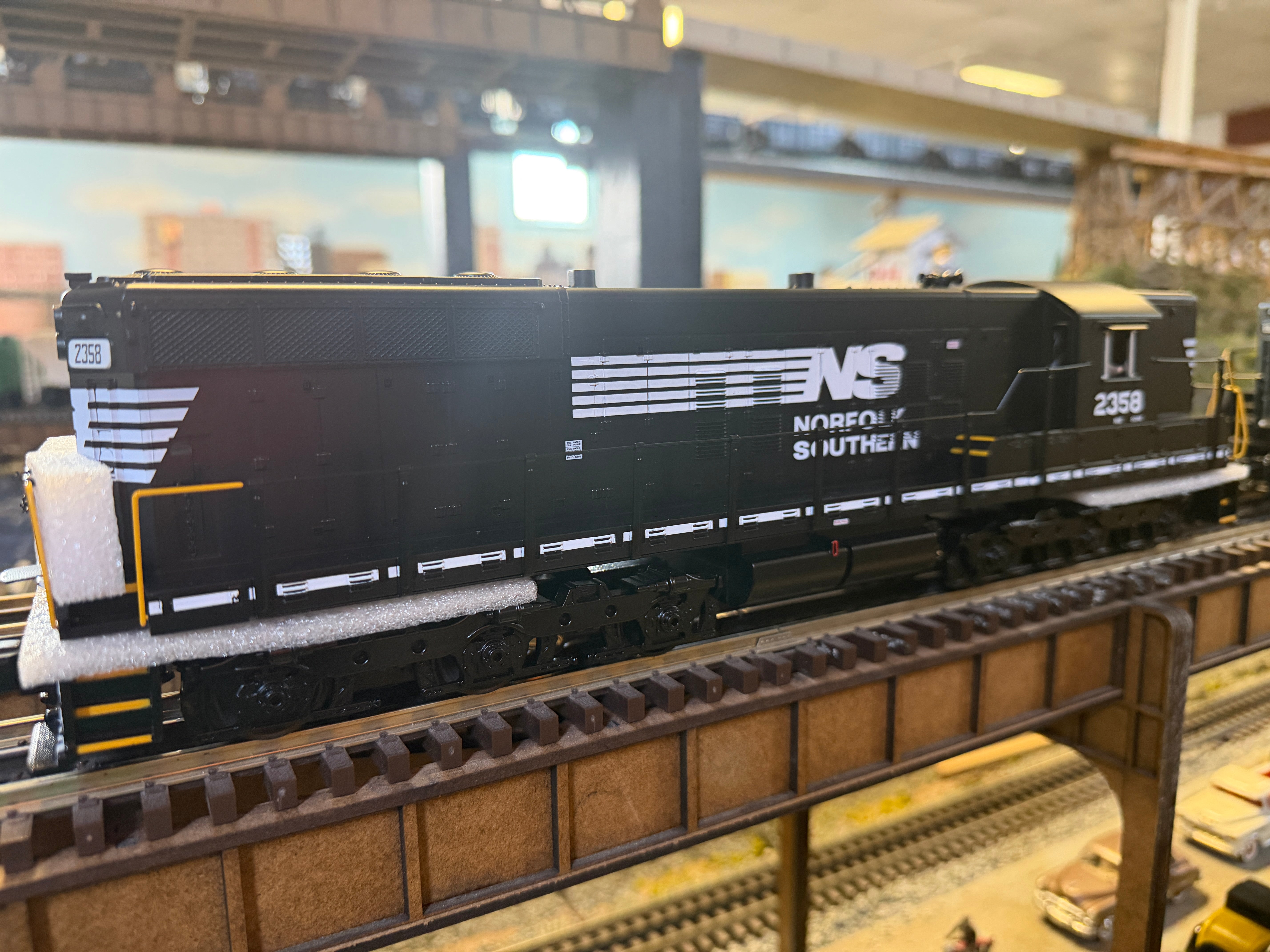 MTH 30-21349-1 - RailKing - SD9 Diesel Engine "Norfolk Southern" #2358 w/ PS3