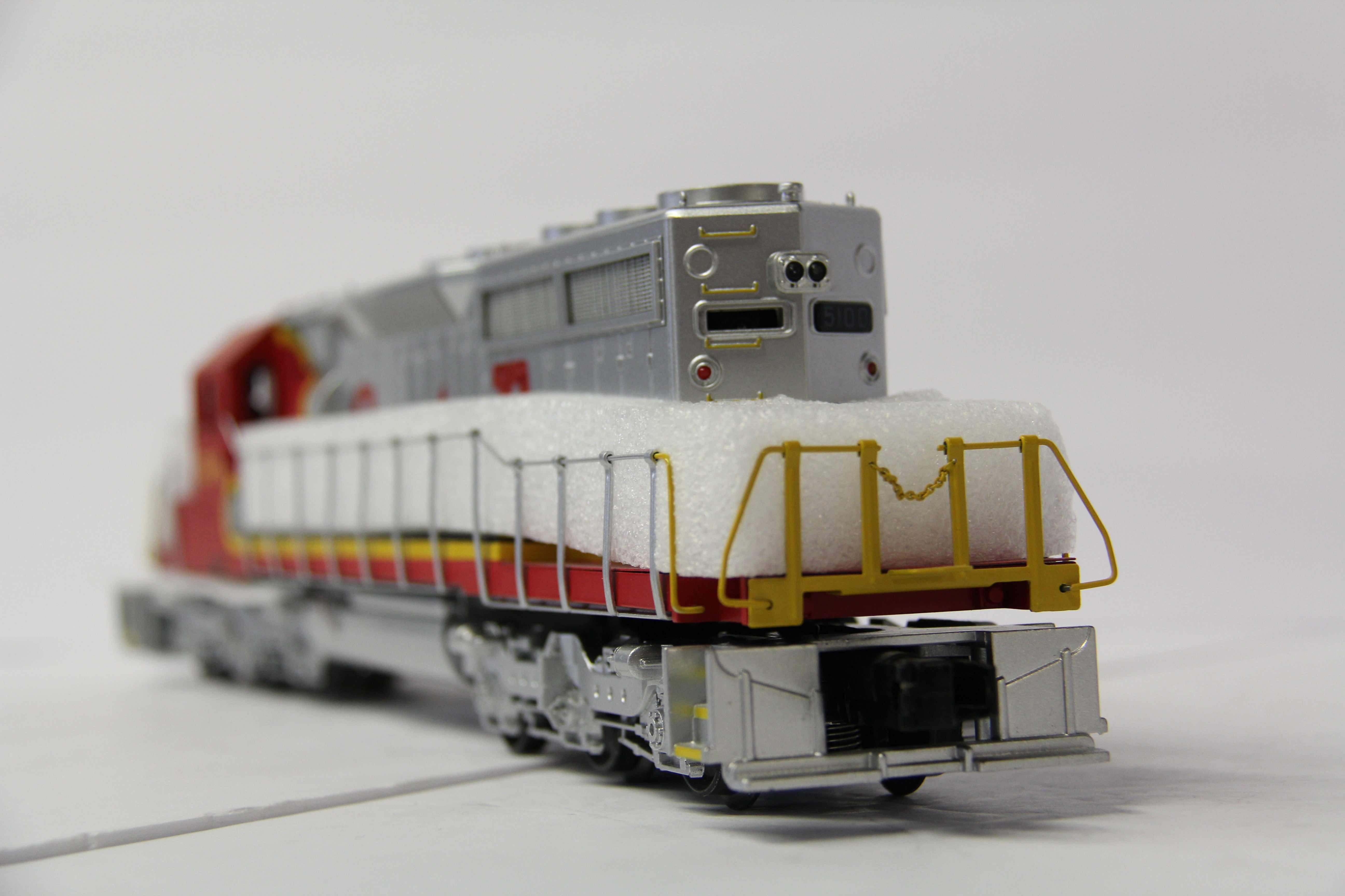 MTH 20-2366-1 & 20-2366-3 Santa Fe SD40-2 Diesel Engine Pwd & Non Powered Set-Second hand-M6621
