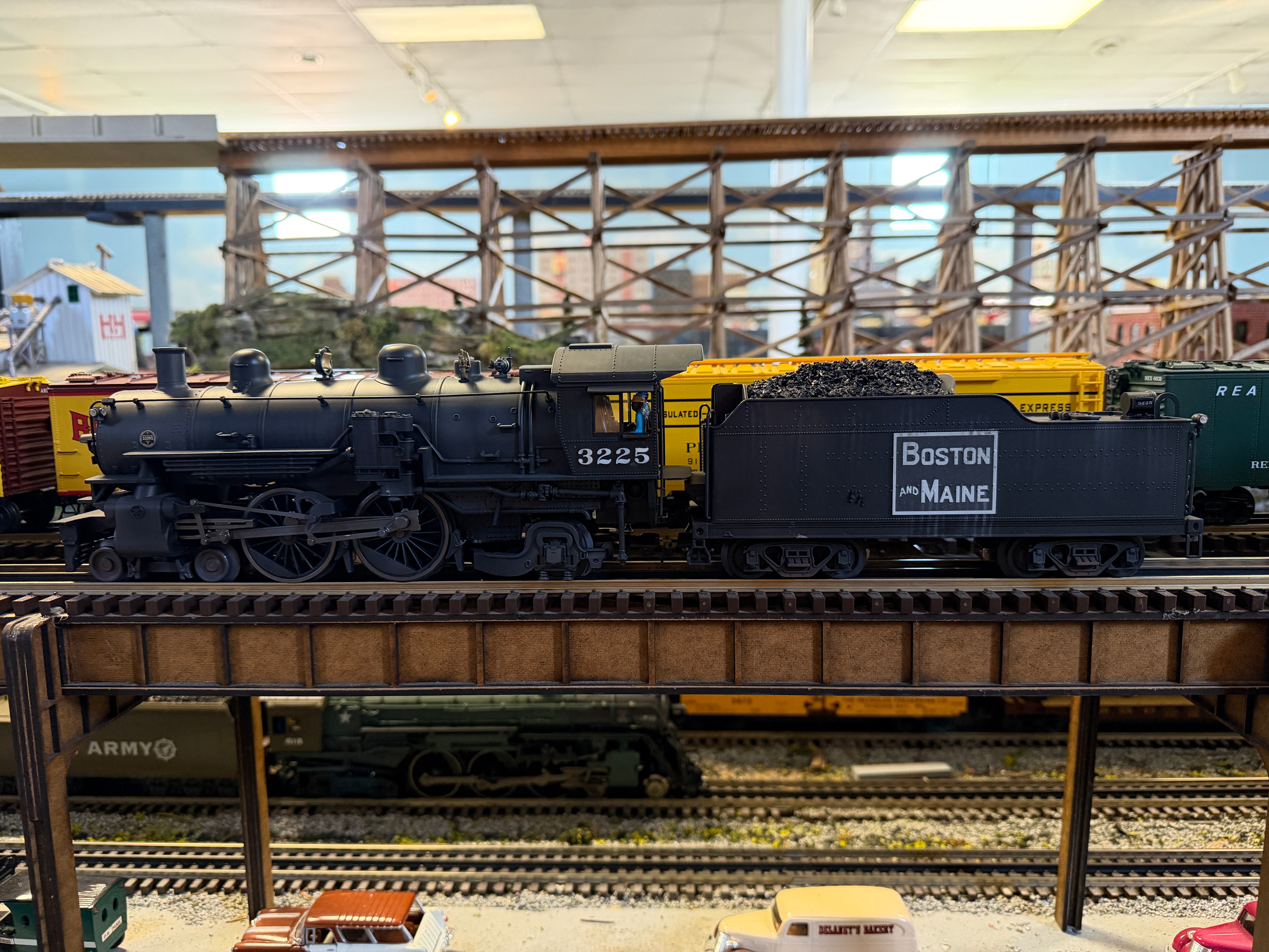 Lionel 2531900BM - Legacy A6 Atlantic Steam Locomotive "Boston & Maine" #3225 - Custom by Harry Hieke