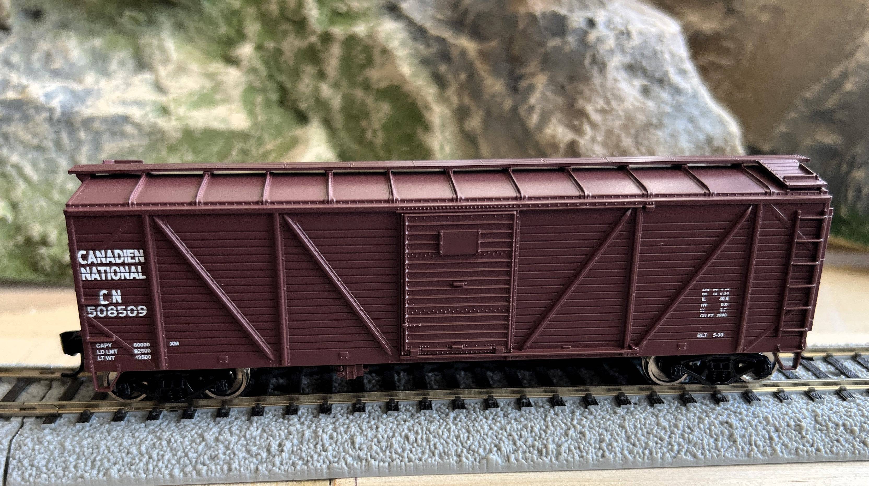 Walthers HO 910-40356 - Mainline - 40' AAR Single Sheathed Boxcar w/Dreadnaught Ends "Canadian National" #508538