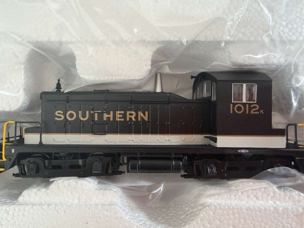 Walthers HO 910-19248 - Mainline - EMD SW1 Diesel Locomotive "Southern Railway" #1008 (w/DCC/Sound)