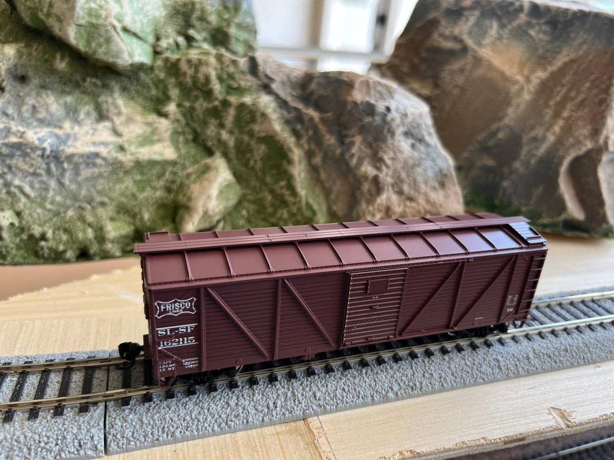 Walthers HO 910-40361 - Mainline - 40' ARA Single Sheathed Boxcar w/Dreadnaught Ends "St. Louis-San Francisco" #162135