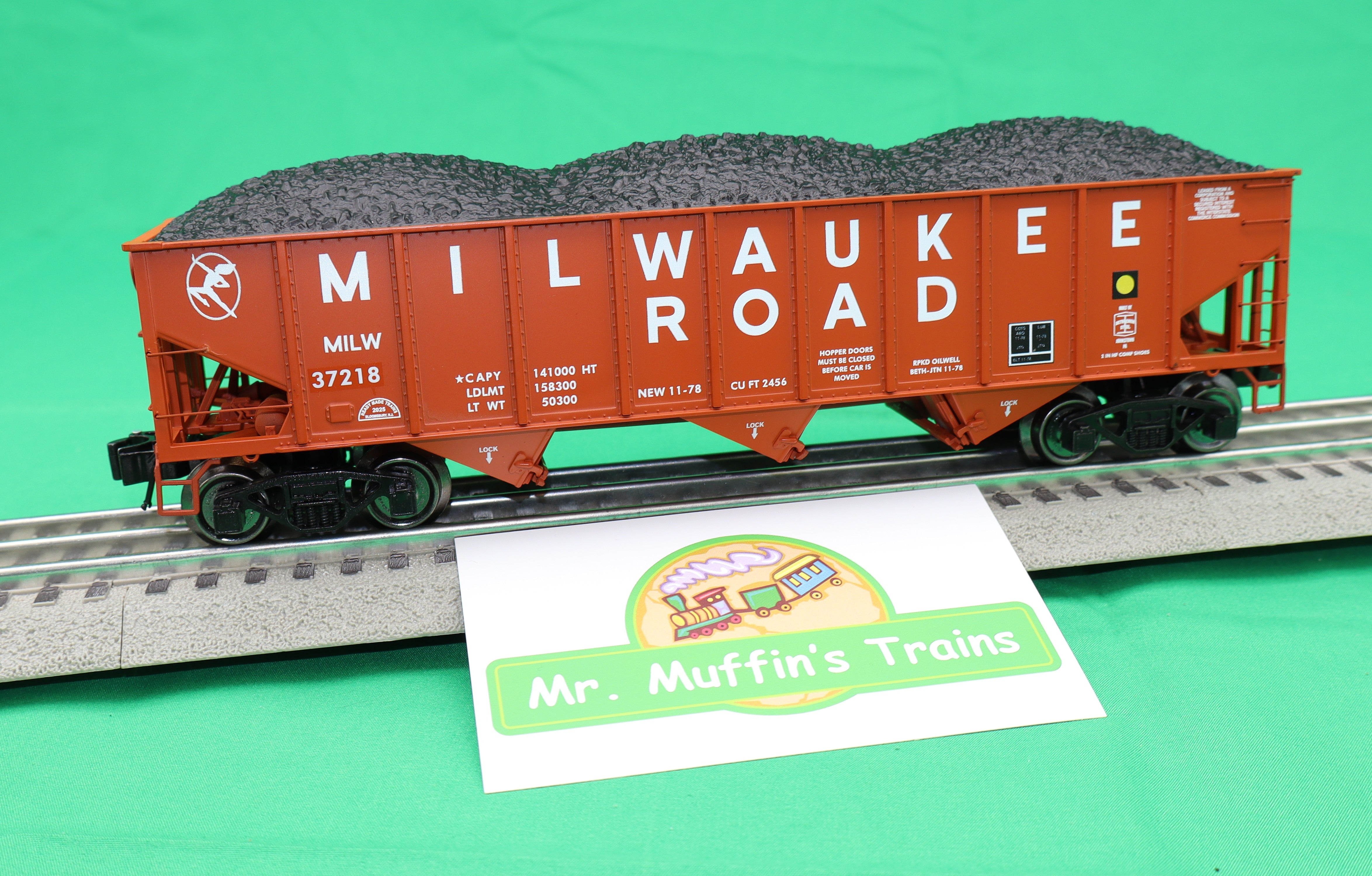 Ready Made Trains RMT-66216 - 70 Ton 3-Bay Coal Hopper Car "Milwaukee Road" w/ Load