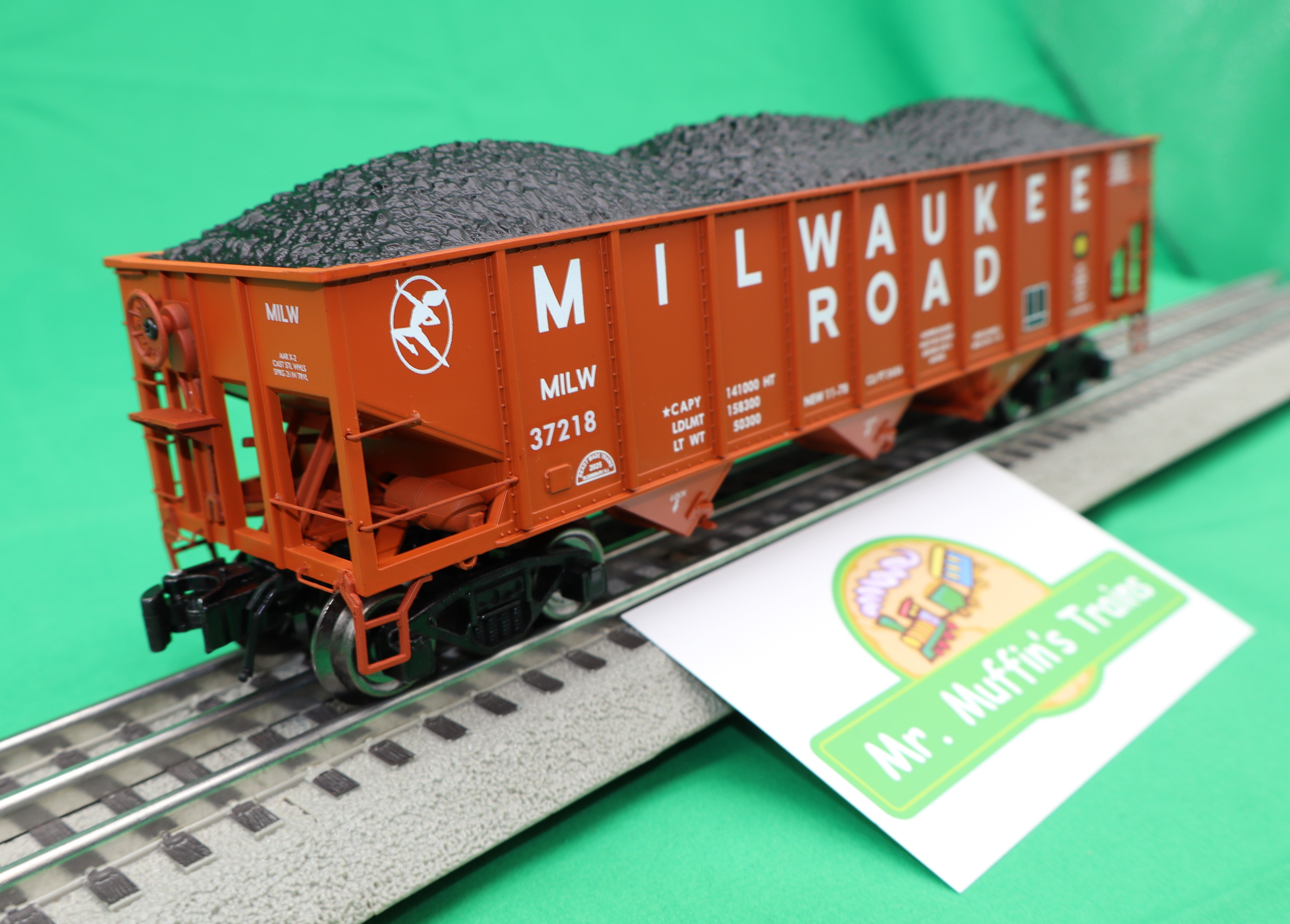 Ready Made Trains RMT-66216 - 70 Ton 3-Bay Coal Hopper Car "Milwaukee Road" w/ Load
