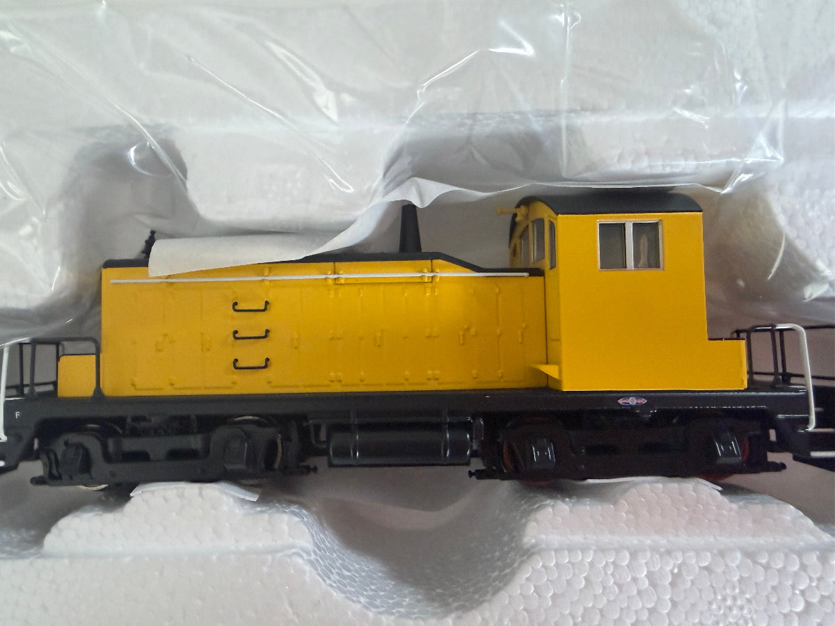 Walthers HO 910-9235 - Mainline - EMD SW1 Diesel Locomotive "Industrial Yellow"  (Standard DC)