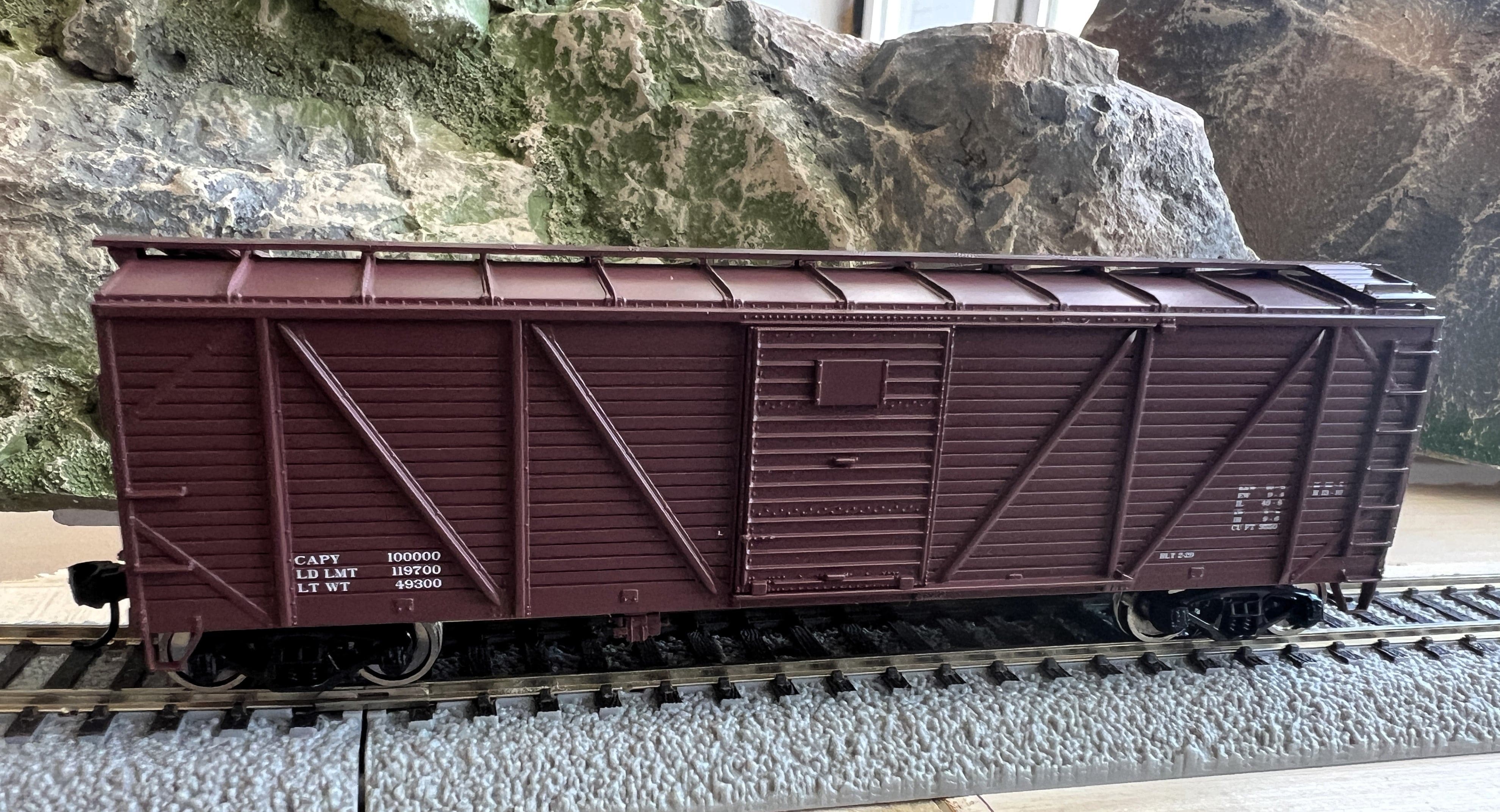 Walthers HO 910-40375 - Mainline - 40' AAR Single Sheathed Boxcar w/Dreadnaught Ends "Data Only"