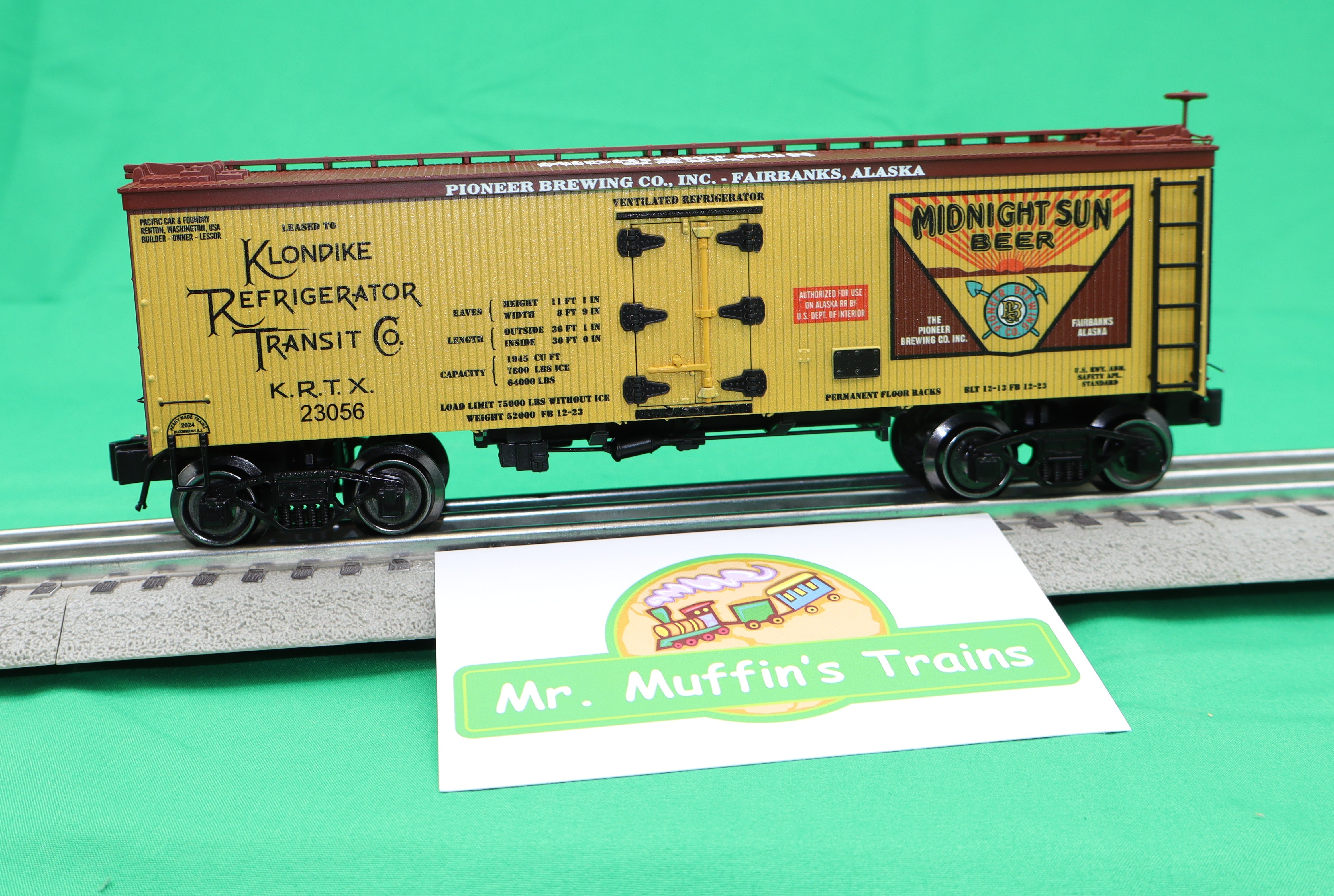 Ready Made Trains RMT-86199-33 - 36' Woodside Reefer Car "Alaska" (Midnight Sun Beer)