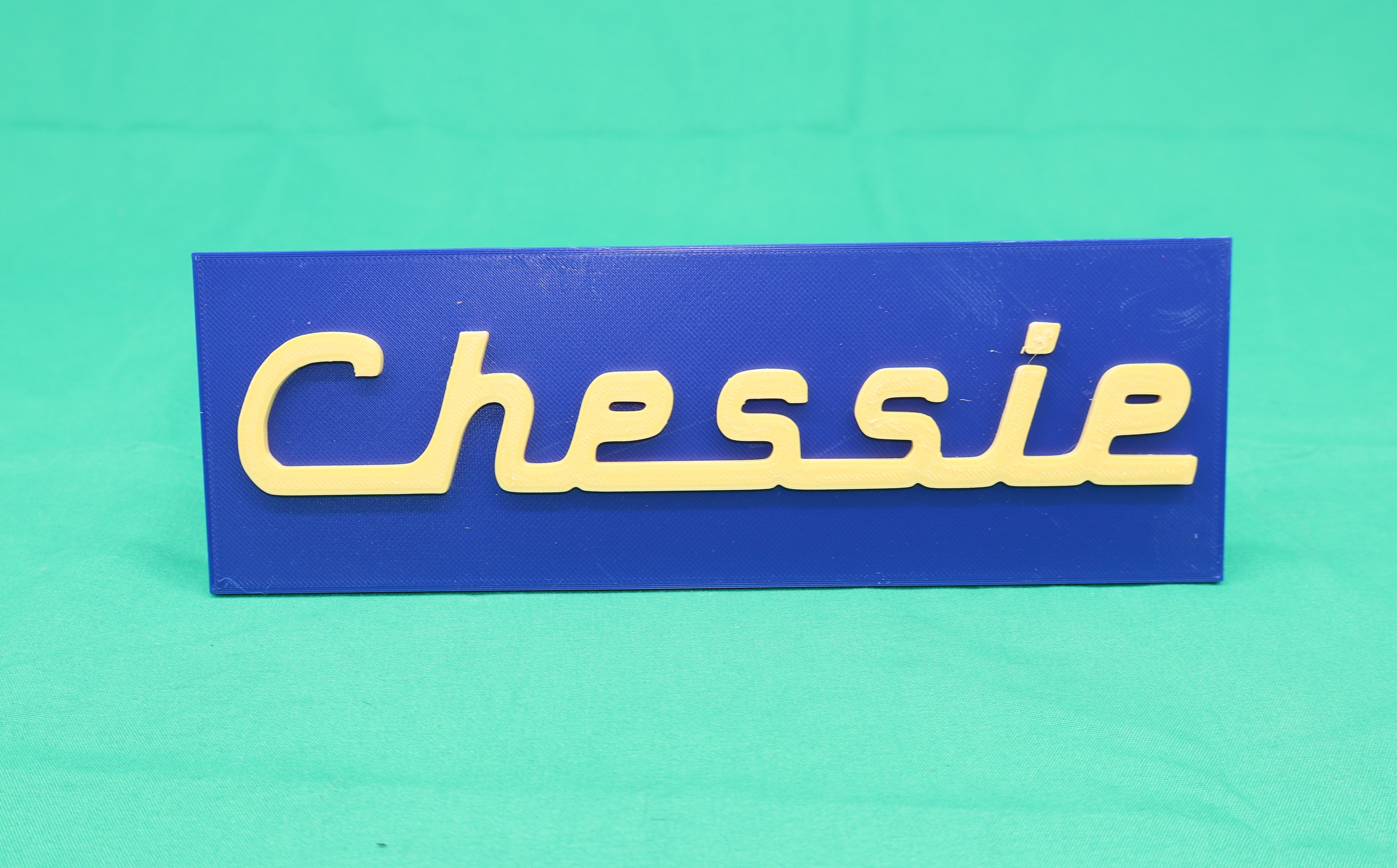 Trackside 3D #38 - 3D Printed Railroad Signs "Chessie " (art deco)