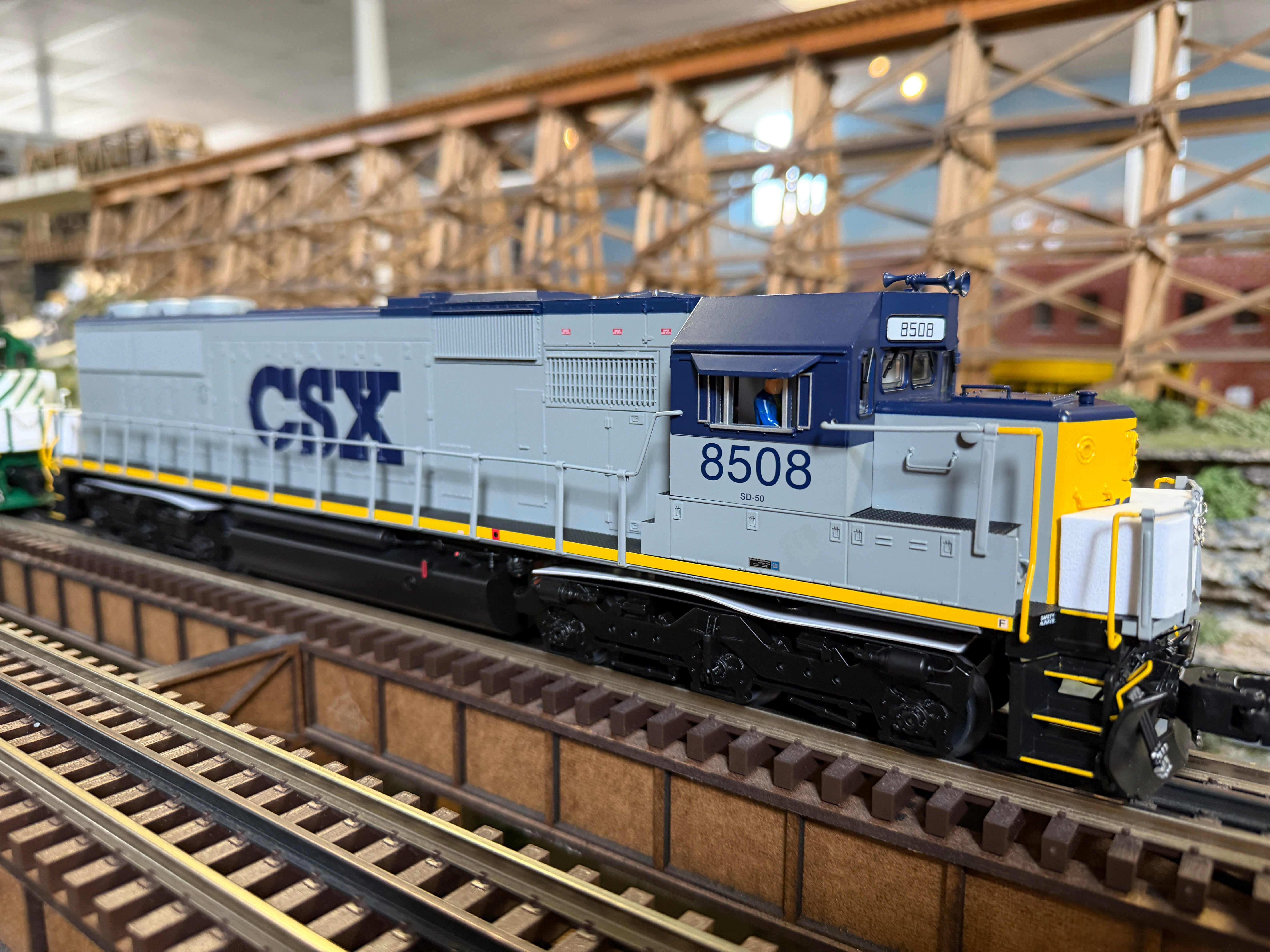 Lionel 2633082 - Legacy - SD50 Diesel Locomotive "CSX" #8551