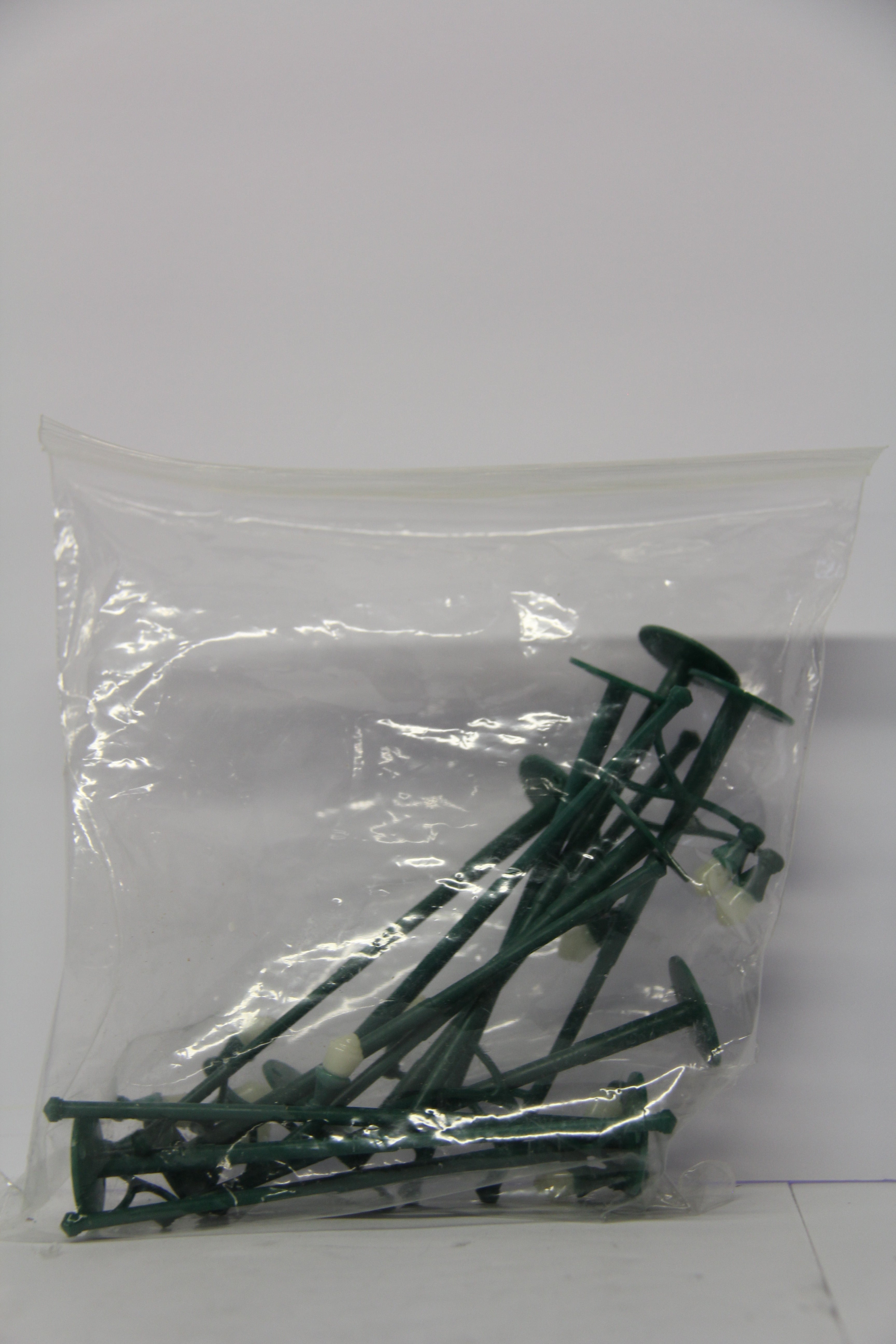 Bachmann Plastics #1938 Green Street Lights Set of 12-Second hand-M6821