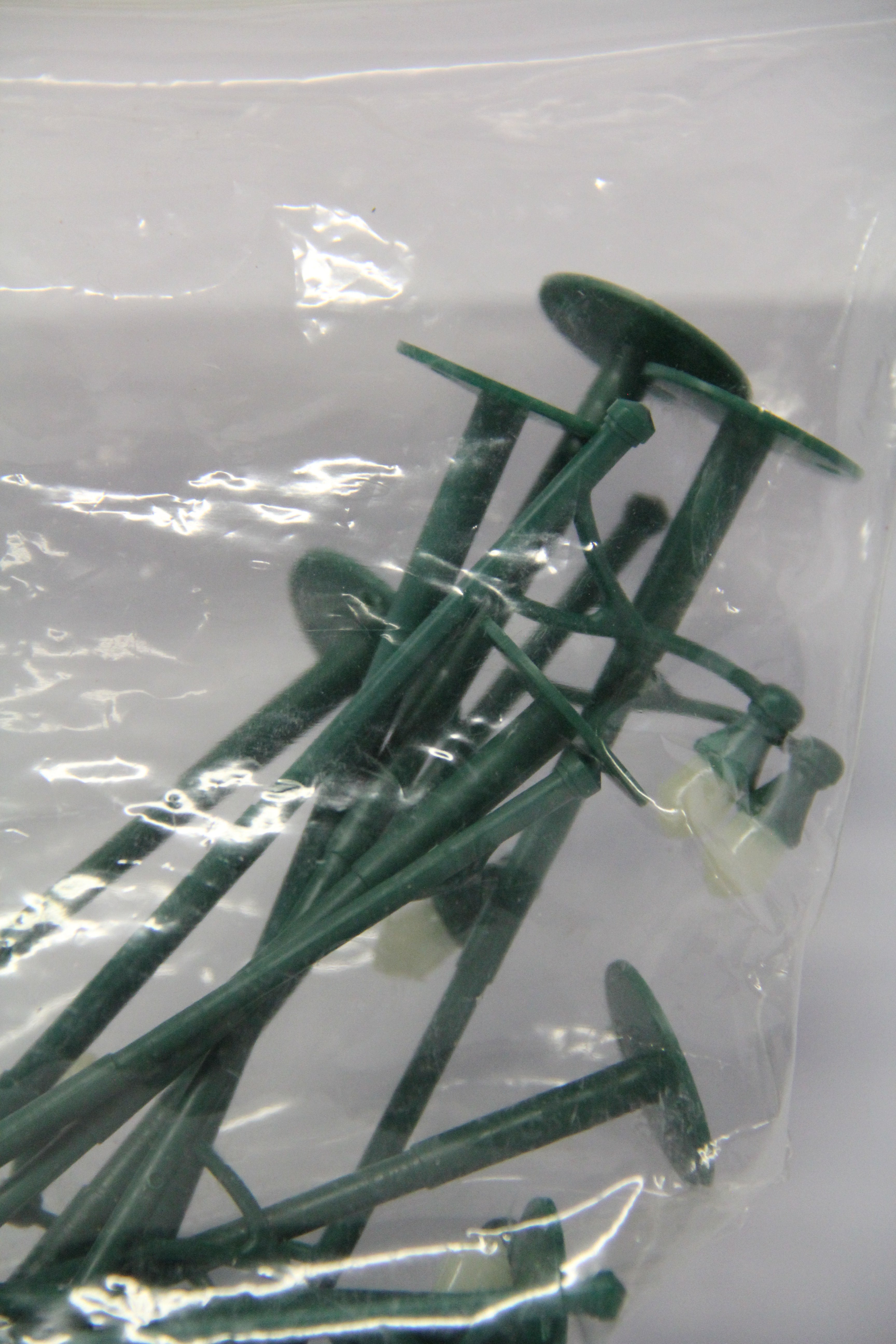 Bachmann Plastics #1938 Green Street Lights Set of 12-Second hand-M6821