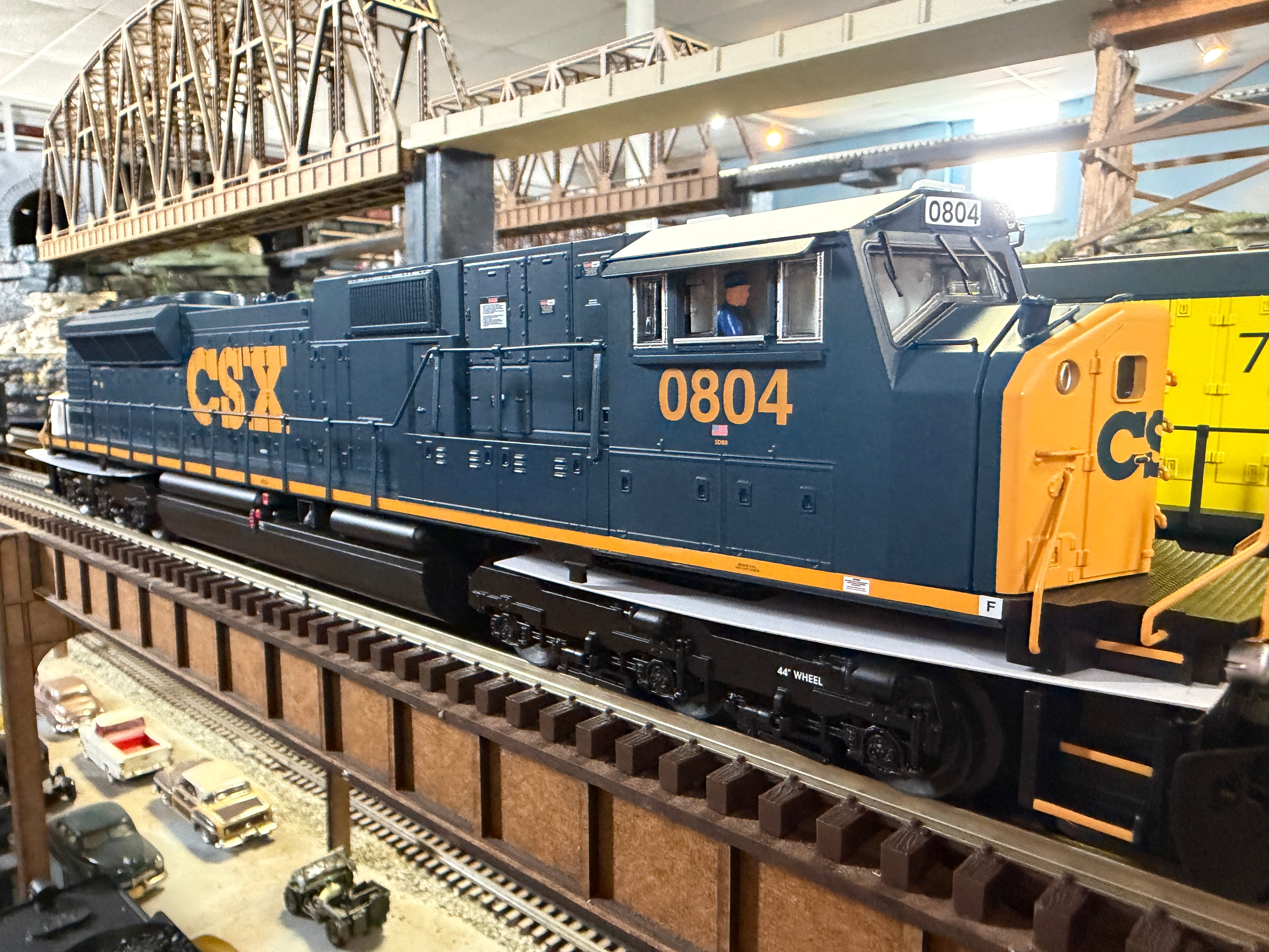 Lionel 2633482 - Legacy SD80MAC Diesel Locomotive "CSX" #806