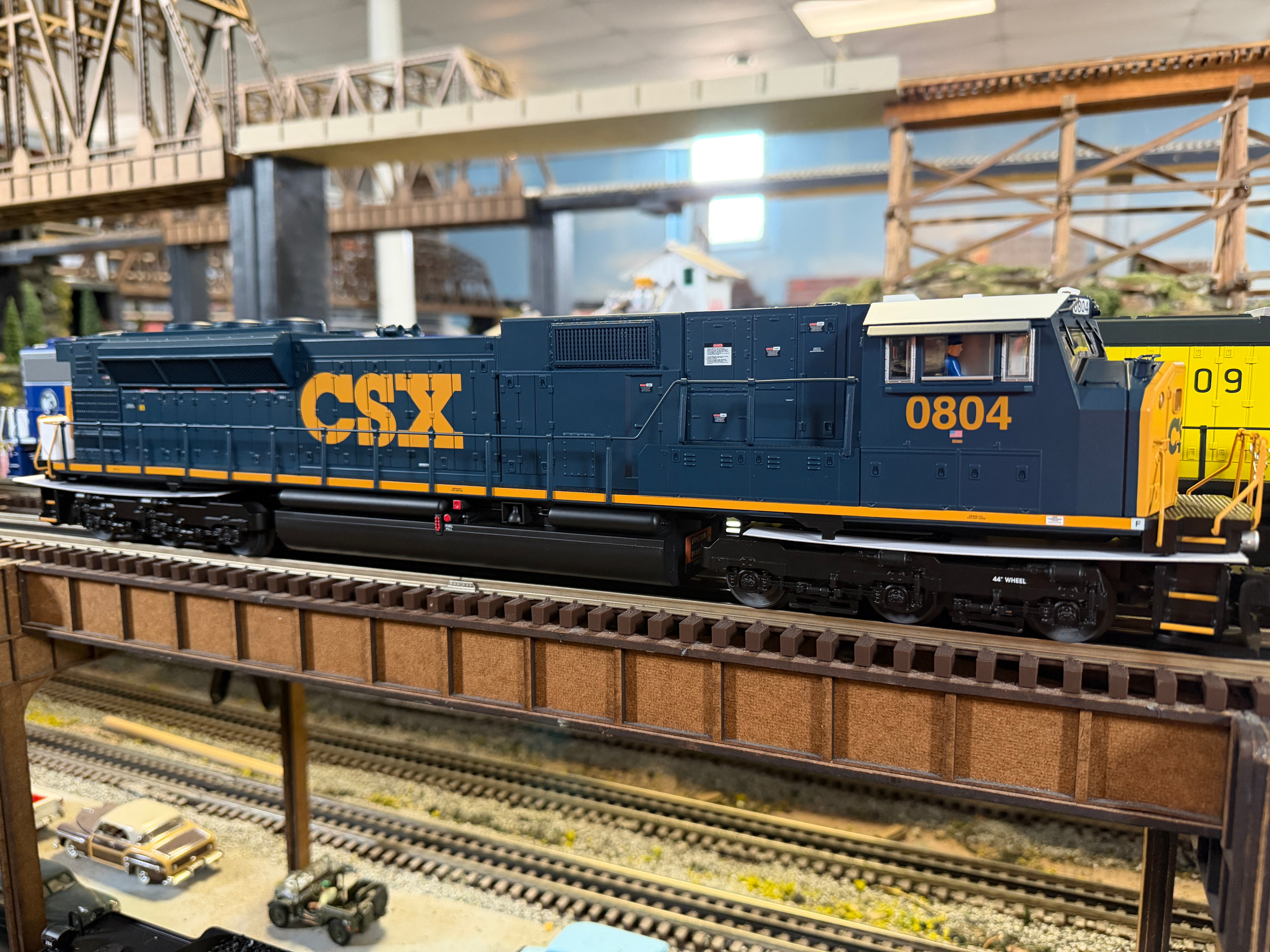 Lionel 2633481 - Legacy - SD80MAC Diesel Locomotive "CSX" #804