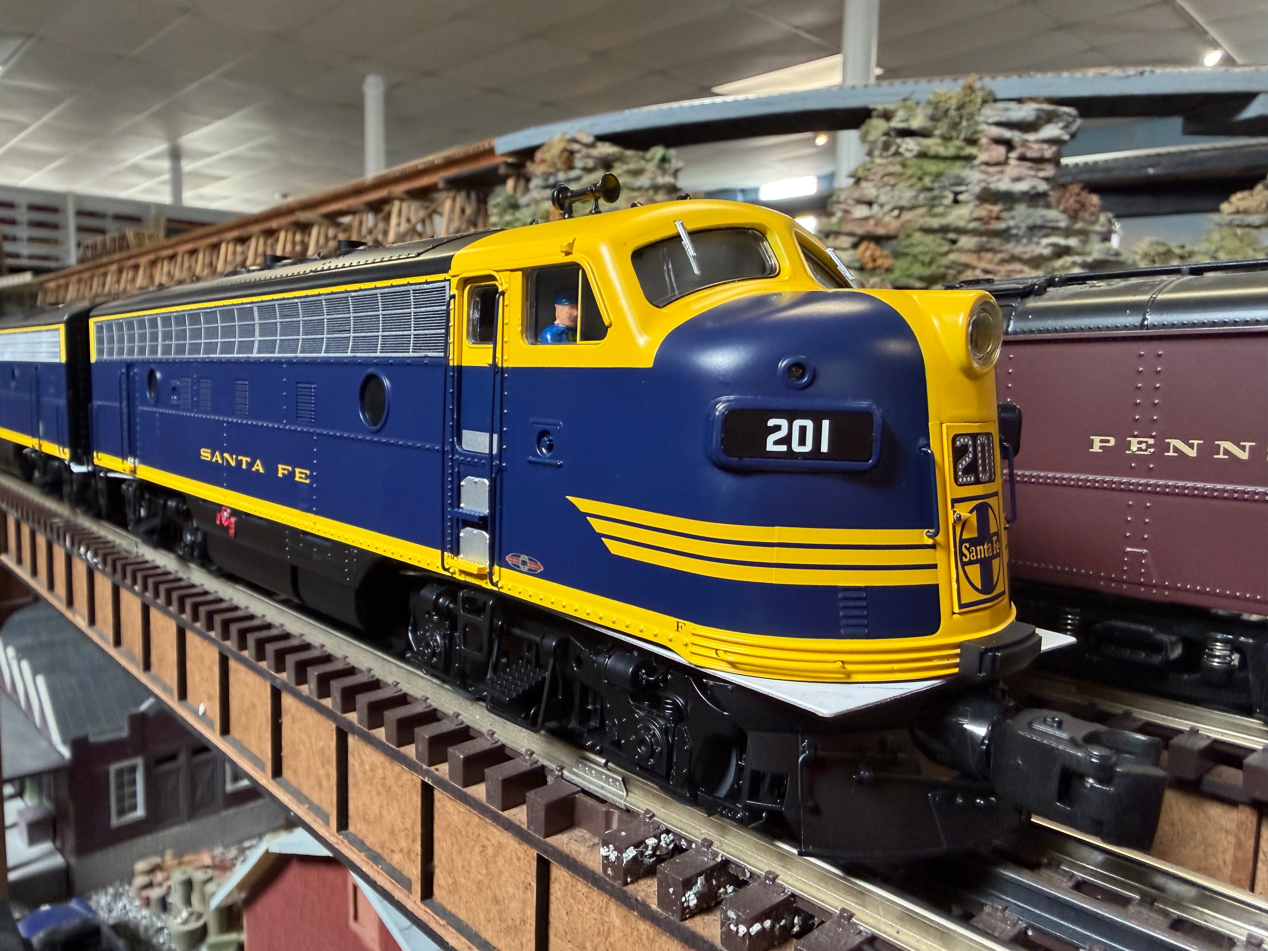 Lionel 2633190 - Legacy - F3 AA Diesel Set "Santa Fe" #201L/201C