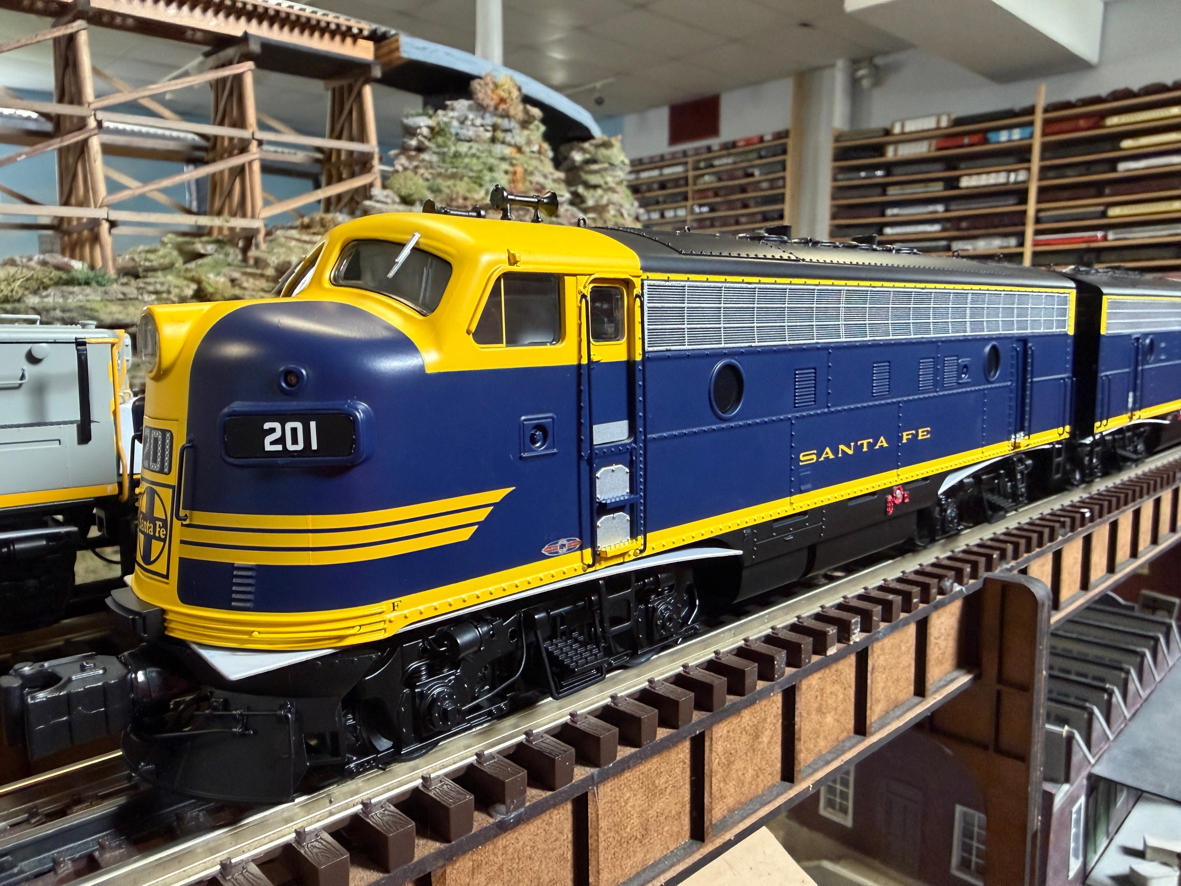 Lionel 2633190 - Legacy - F3 AA Diesel Set "Santa Fe" #201L/201C