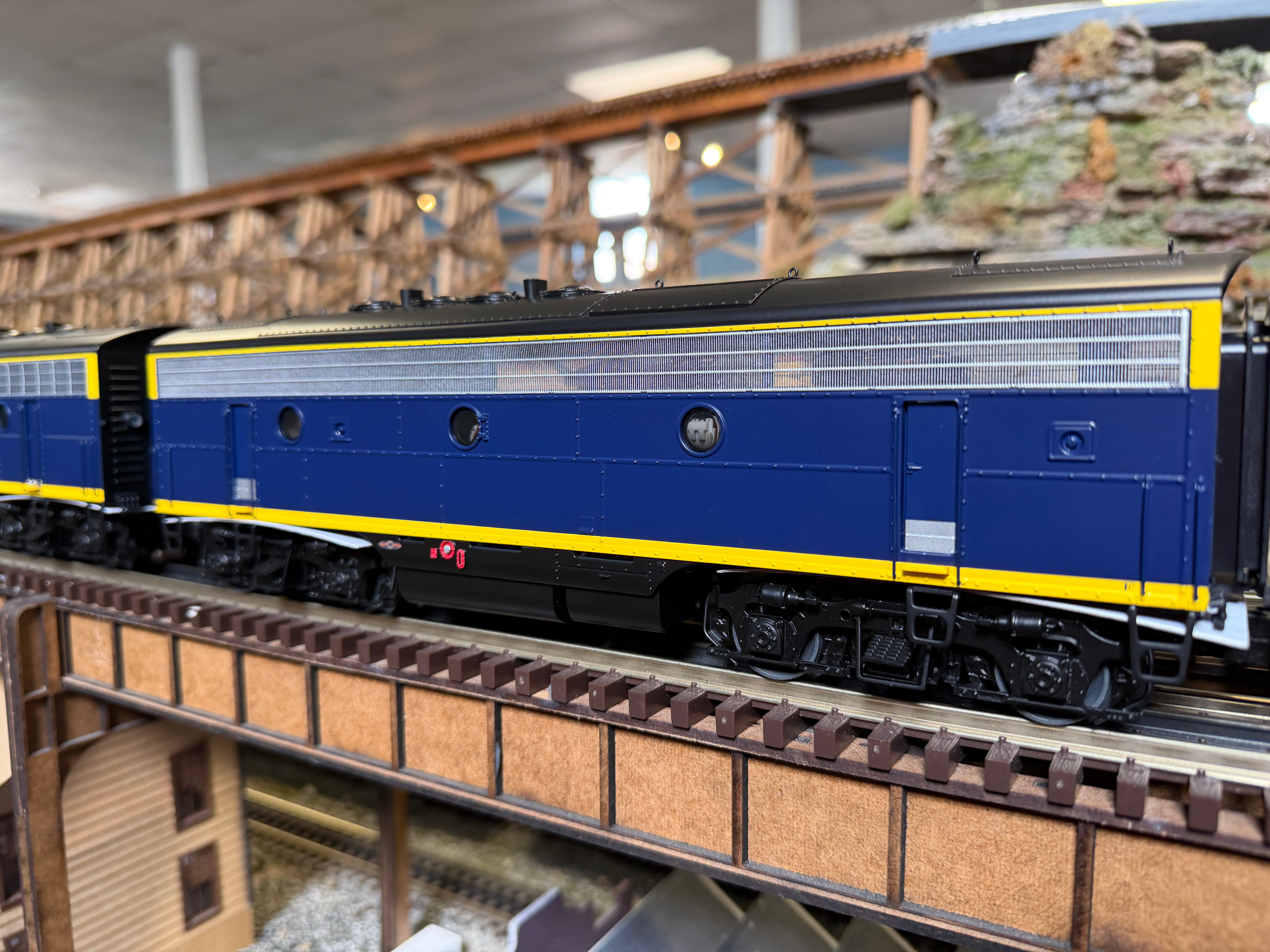 Lionel 2633198 - Legacy - F3 Diesel B Unit "Santa Fe" #201A (Powered)