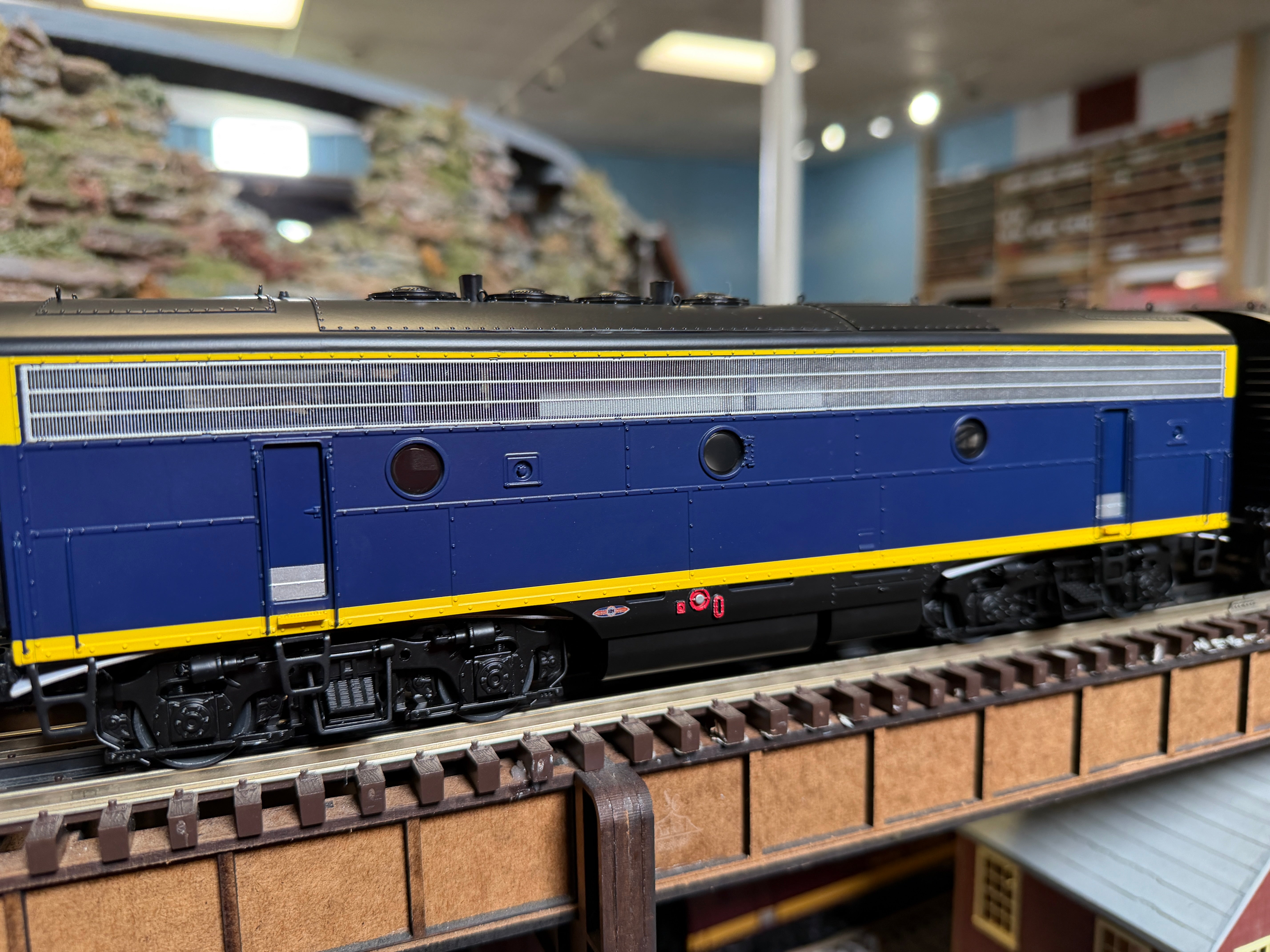 Lionel 2633199 - Legacy - F3B Superbass "Santa Fe" #201B (Non-Powered)