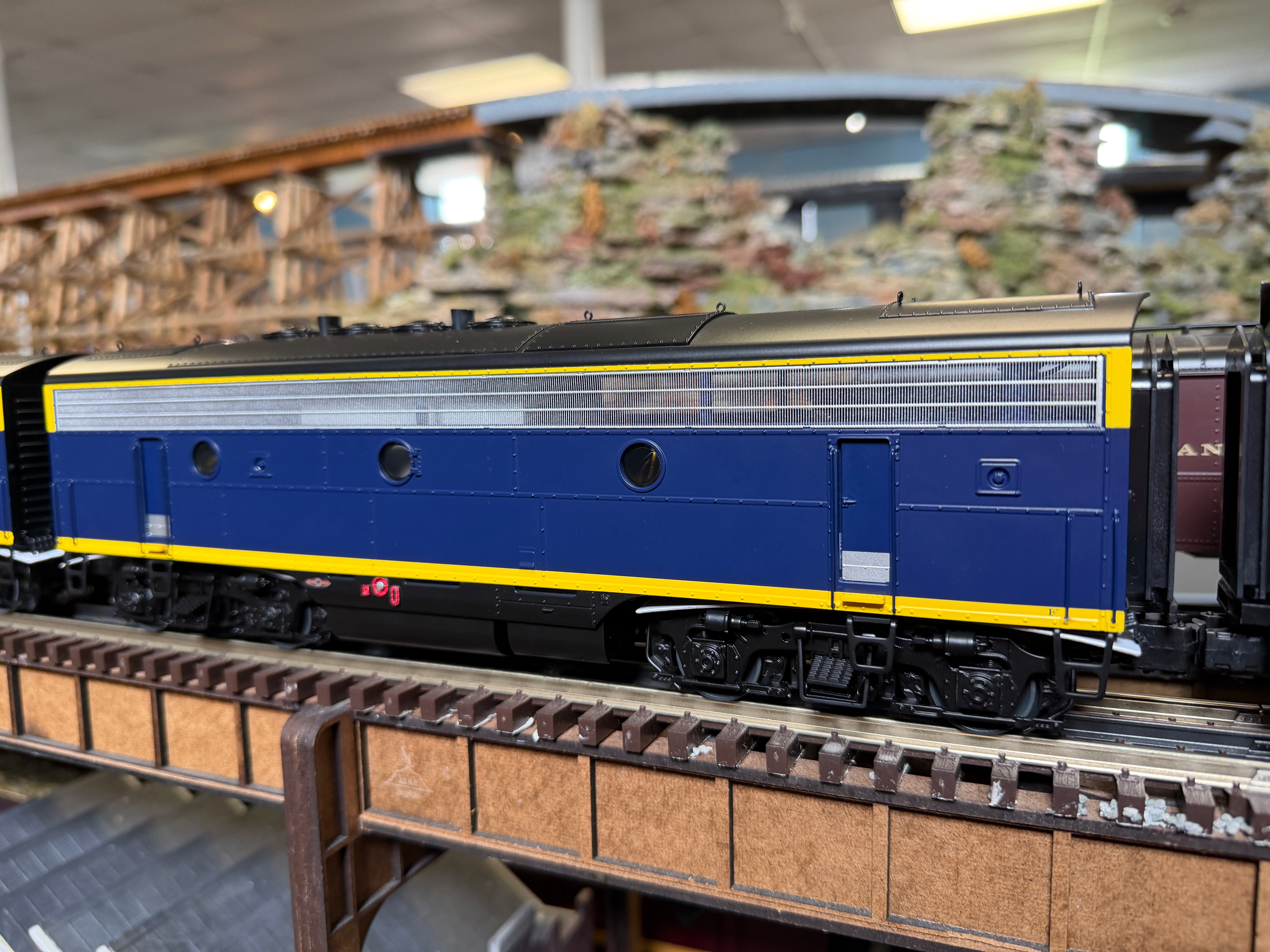 Lionel 2633199 - Legacy - F3B Superbass "Santa Fe" #201B (Non-Powered)