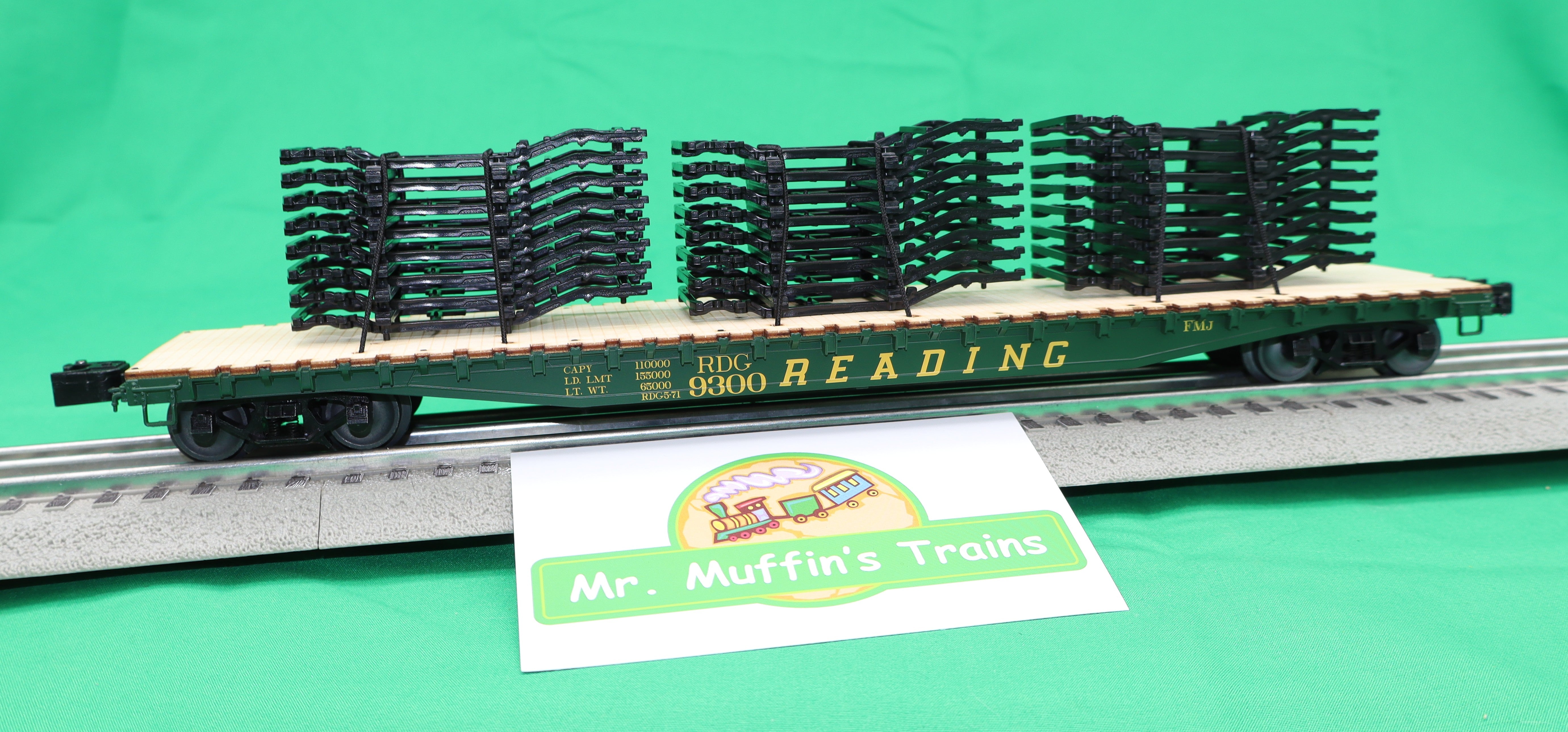 Lionel 2626140 - PS-4 Flatcar "Reading" #9300 w/ Auto Frame Load