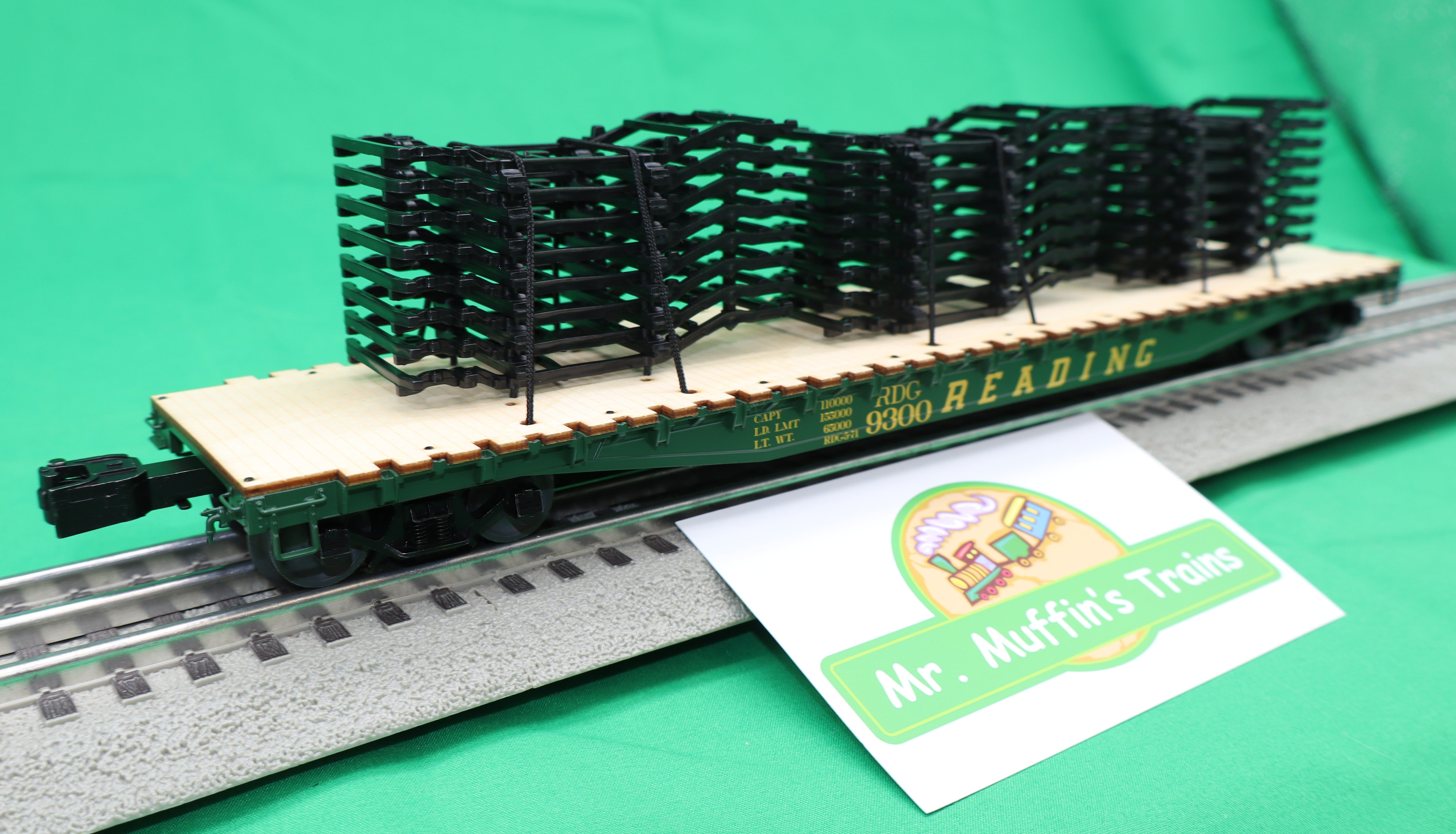 Lionel 2626140 - PS-4 Flatcar "Reading" #9300 w/ Auto Frame Load