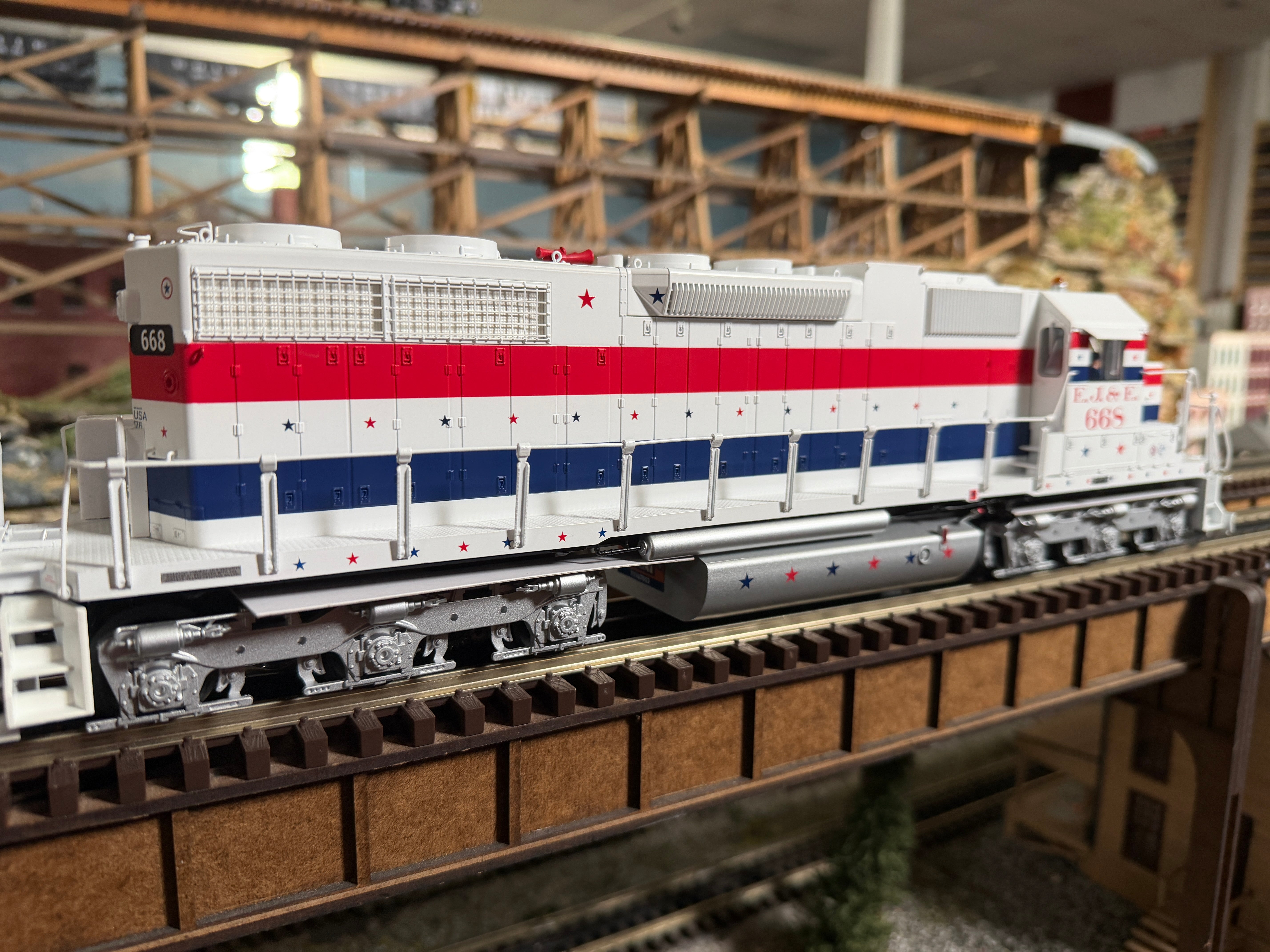 Lionel 2633660 - Legacy - SD-38 Diesel Locomotive "Elgin, Joilet & Eastern" #668 - Custom Run for MrMuffin'sTrains
