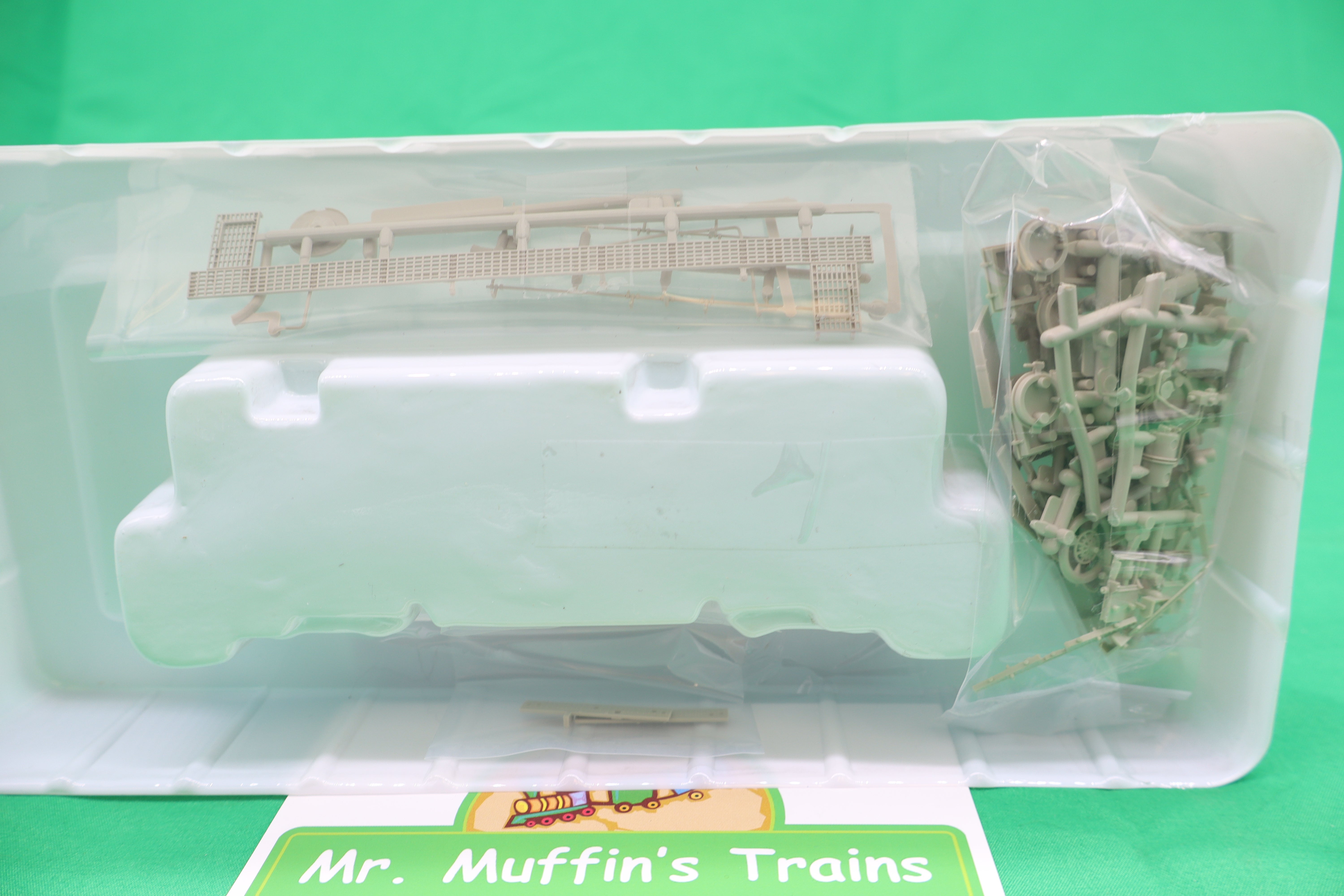 Walthers HO 910-49700 - Mainline - ACF 1958 Cu Ft Covered Hopper Car "Undecorated"