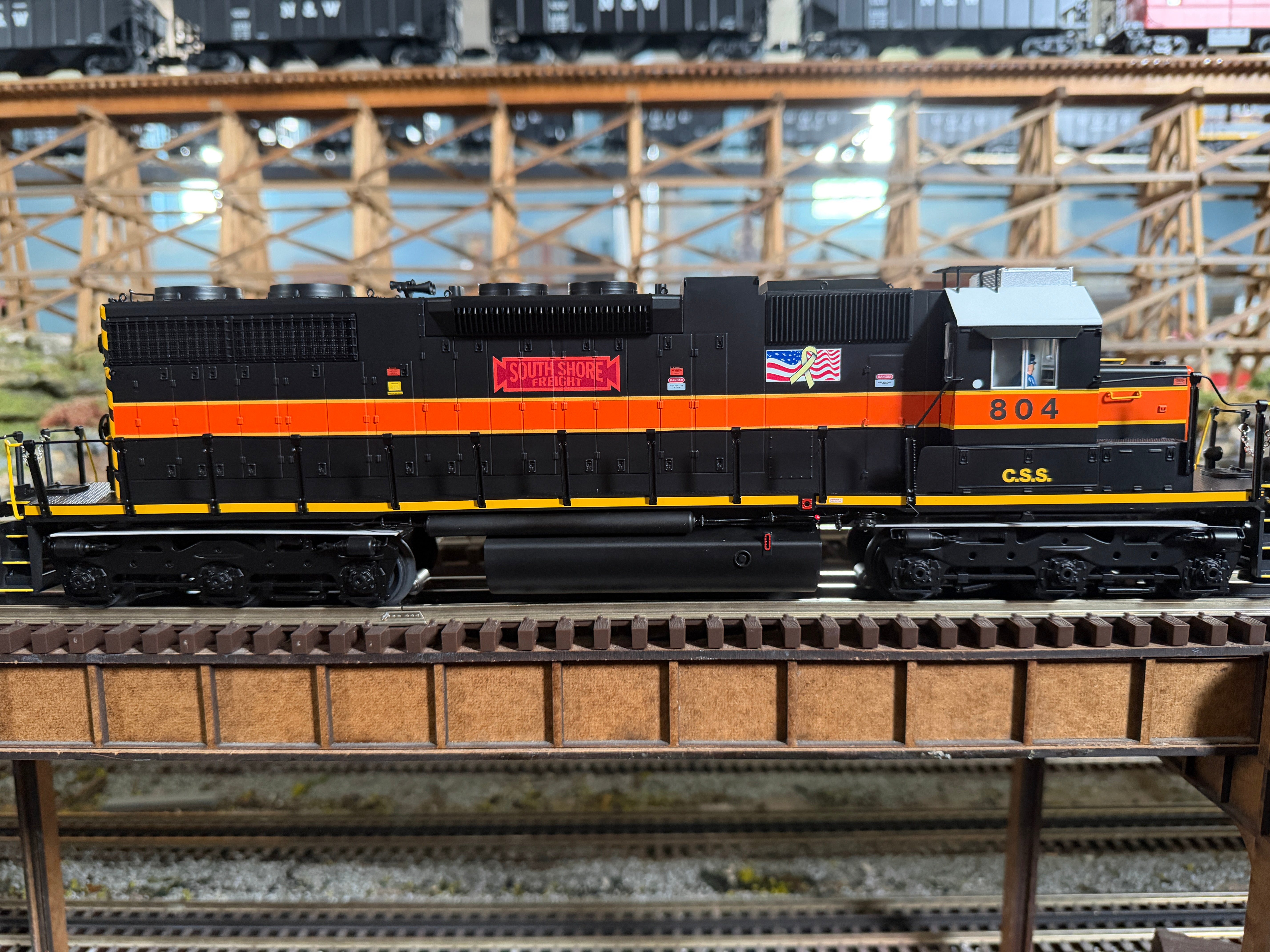 Lionel 2633681 - Legacy - SD-38 Diesel Locomotive "Chicago South Shore" #804 - Custom Run for MrMuffin'sTrains