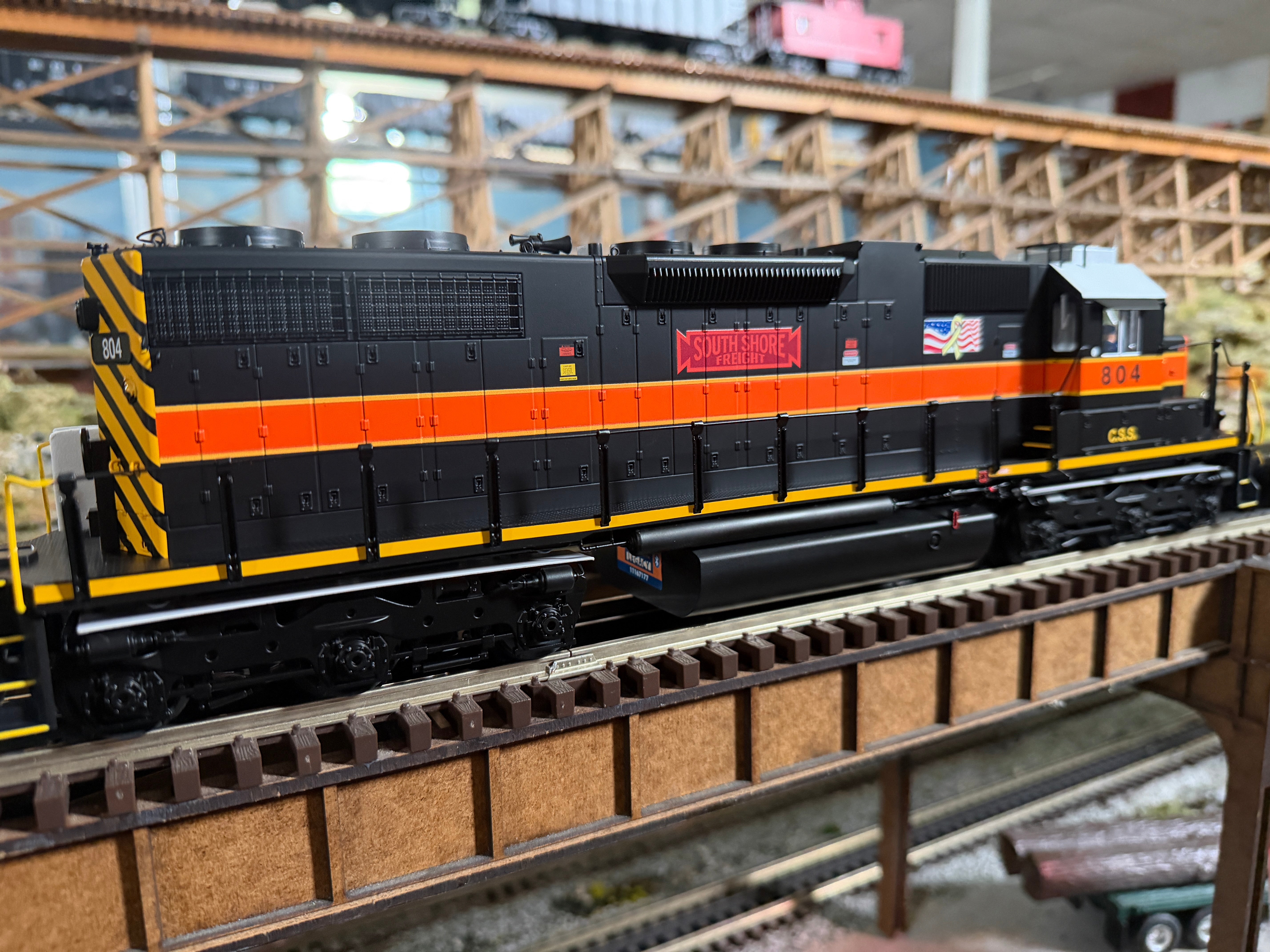 Lionel 2633681 - Legacy - SD-38 Diesel Locomotive "Chicago South Shore" #804 - Custom Run for MrMuffin'sTrains