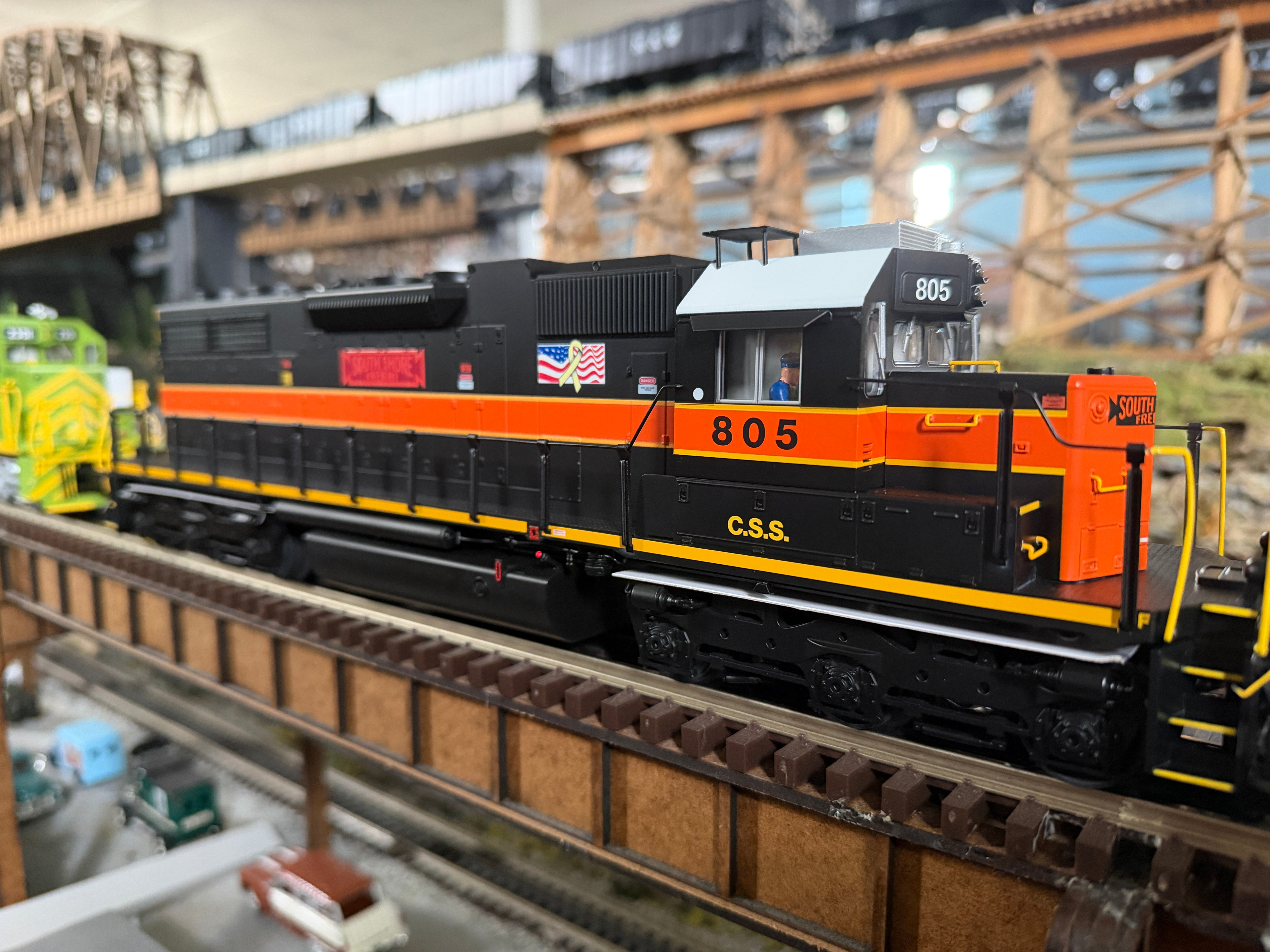 Lionel 2633682 - Legacy - SD-38 Diesel Locomotive "Chicago South Shore" #805 - Custom Run for MrMuffin'sTrains