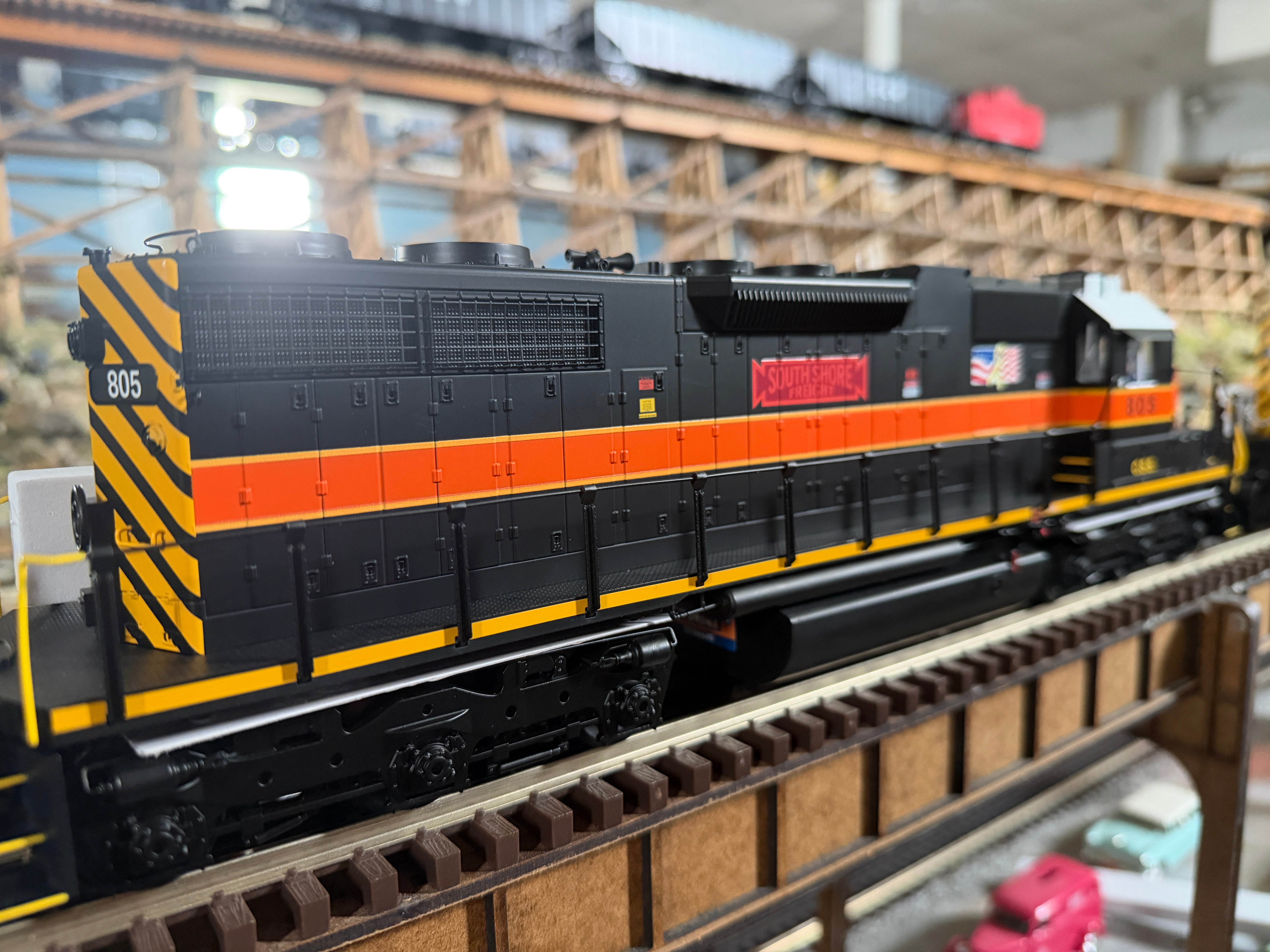 Lionel 2633682 - Legacy - SD-38 Diesel Locomotive "Chicago South Shore" #805 - Custom Run for MrMuffin'sTrains