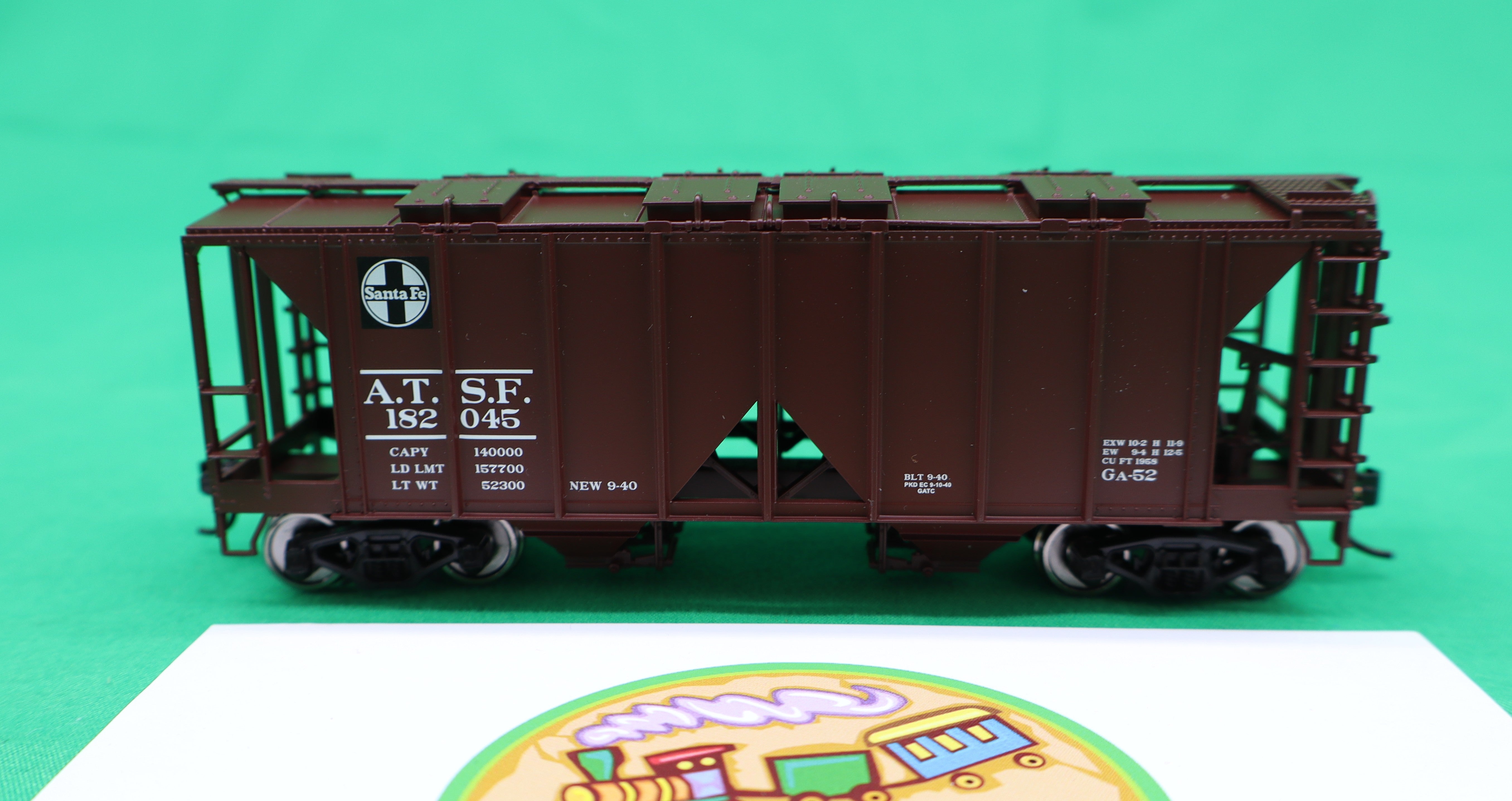 Walthers HO 910-49705 - Mainline - ACF 1958 Cu Ft Covered Hopper Car "Santa Fe" #182045