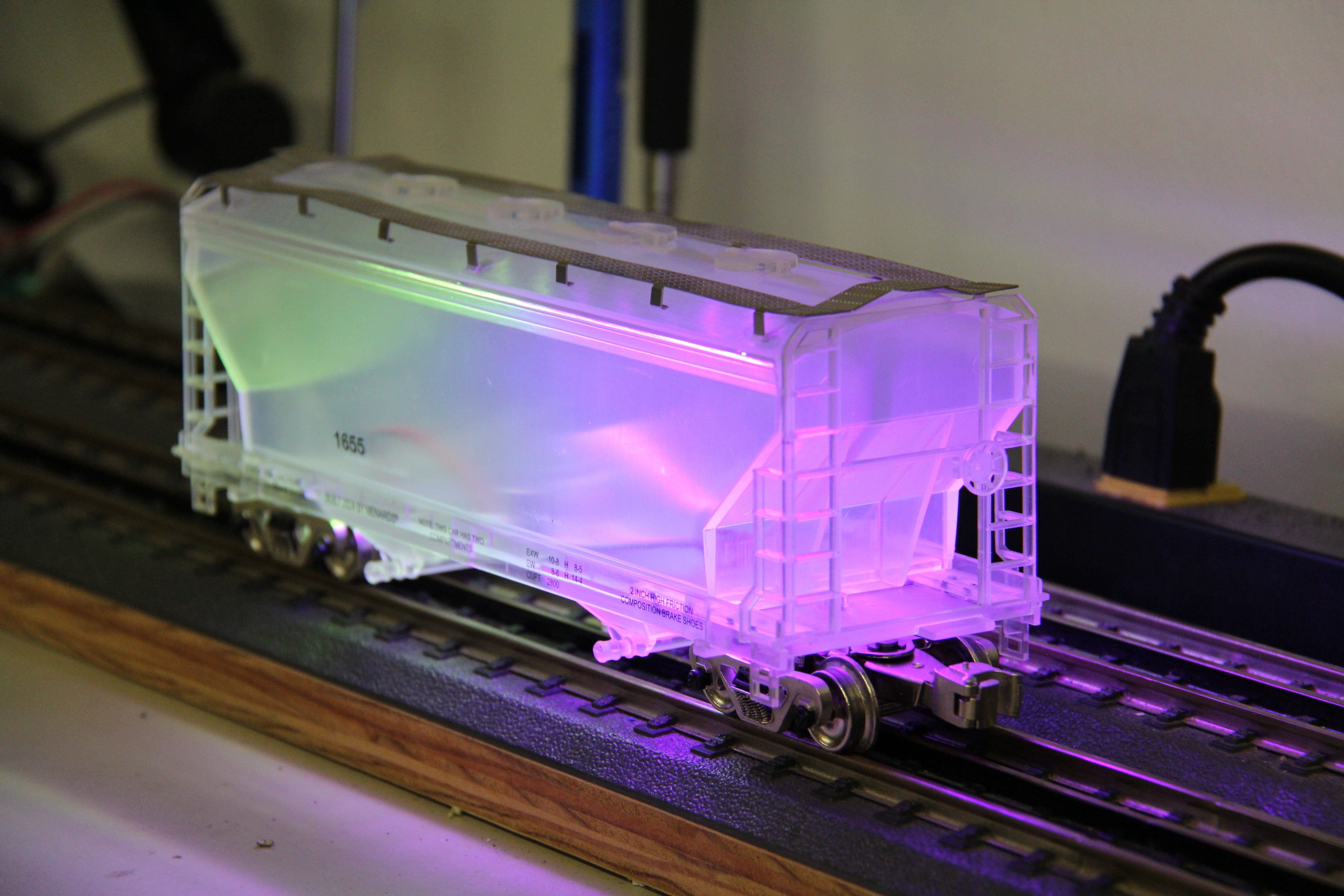 Menards #275-9279 Lighted Transparent Box Car-Second hand-M6820