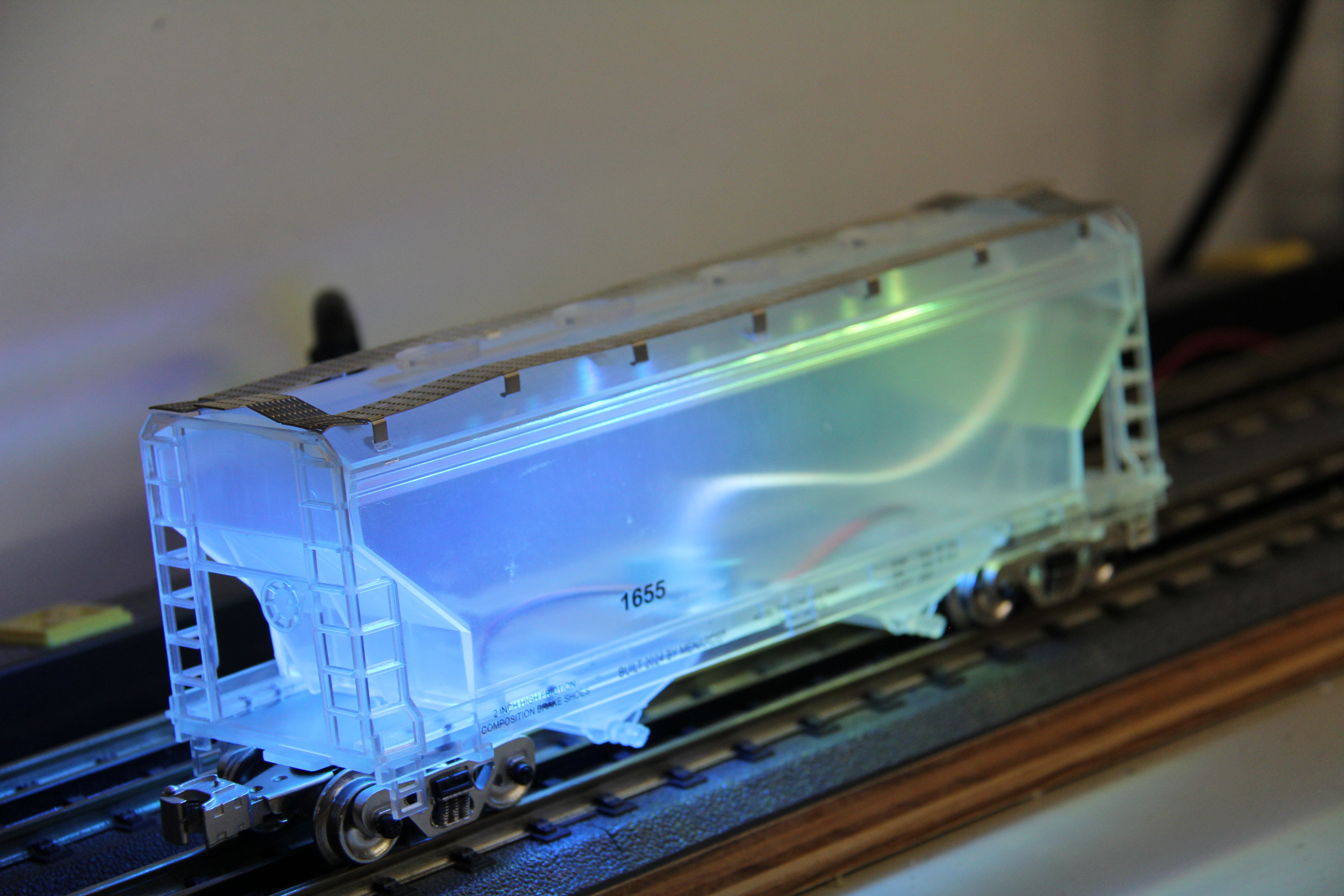 Menards #275-9279 Lighted Transparent Box Car-Second hand-M6820