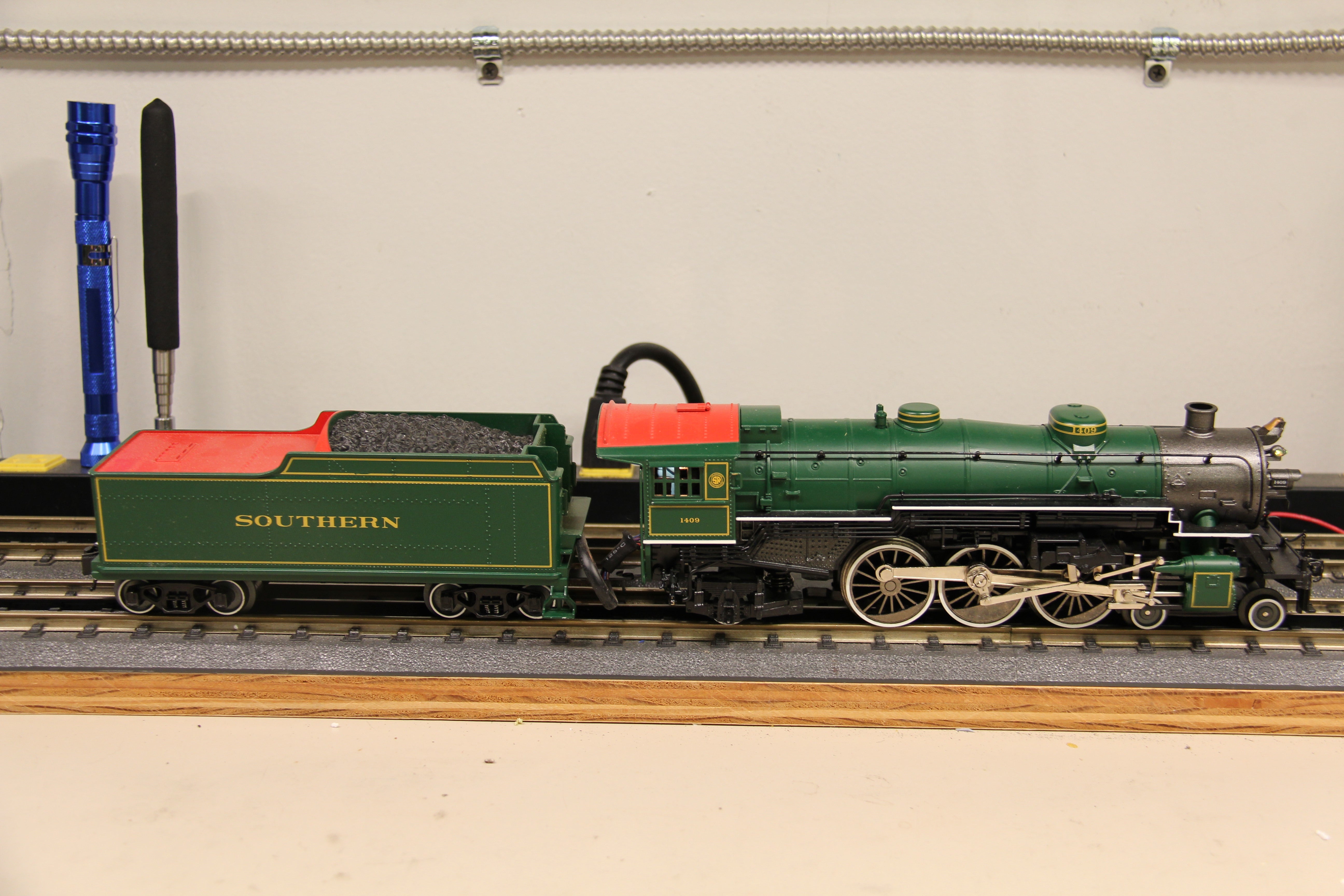 Bachmann Williams Southern 4-6-2 Pacific Steam Locomotive and Tender #1409-Second hand-M4720