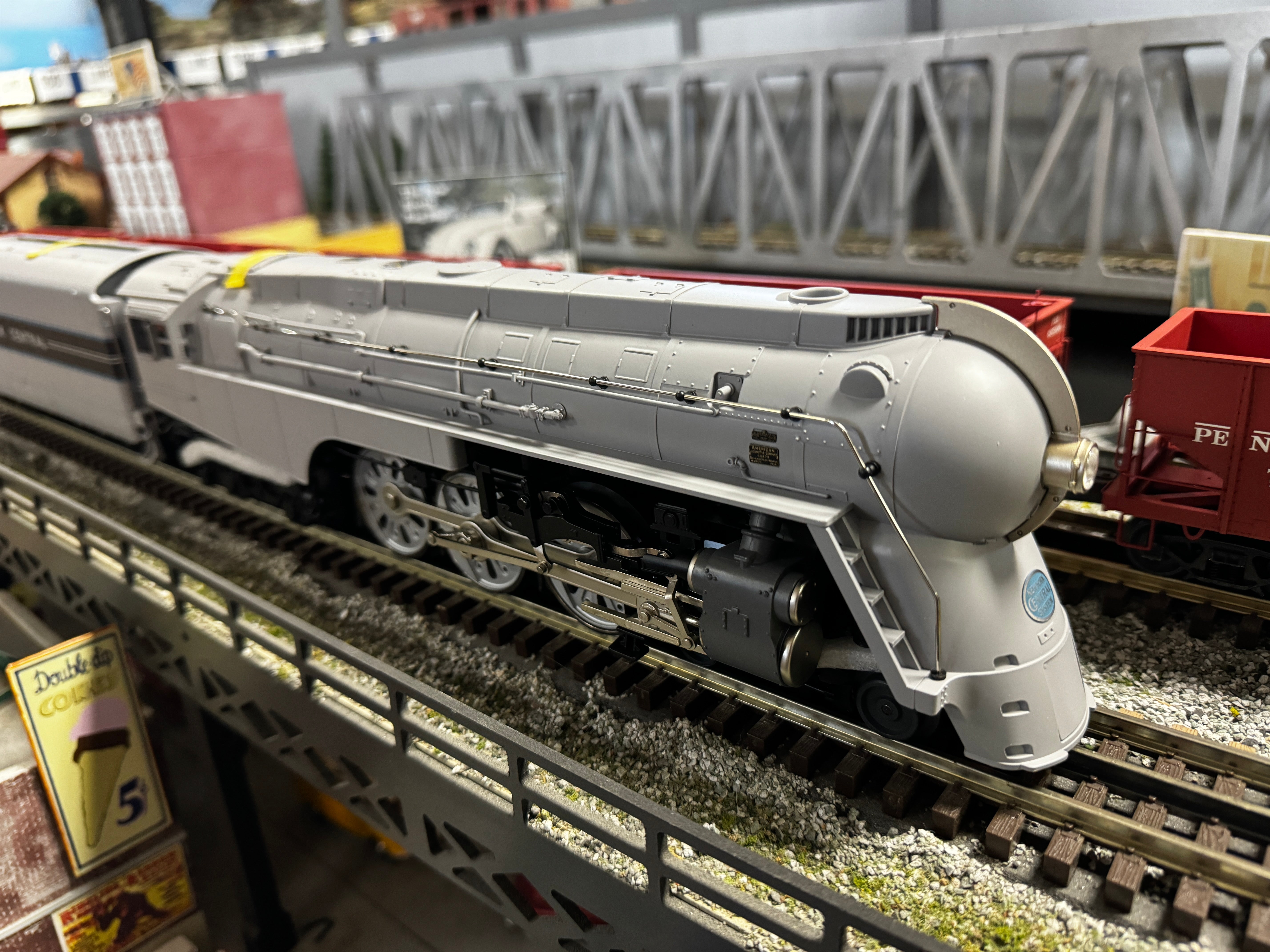 Lionel 2331401 - Legacy Dreyfus J3 Hudson Steam Locomotive "New York Central" #5449