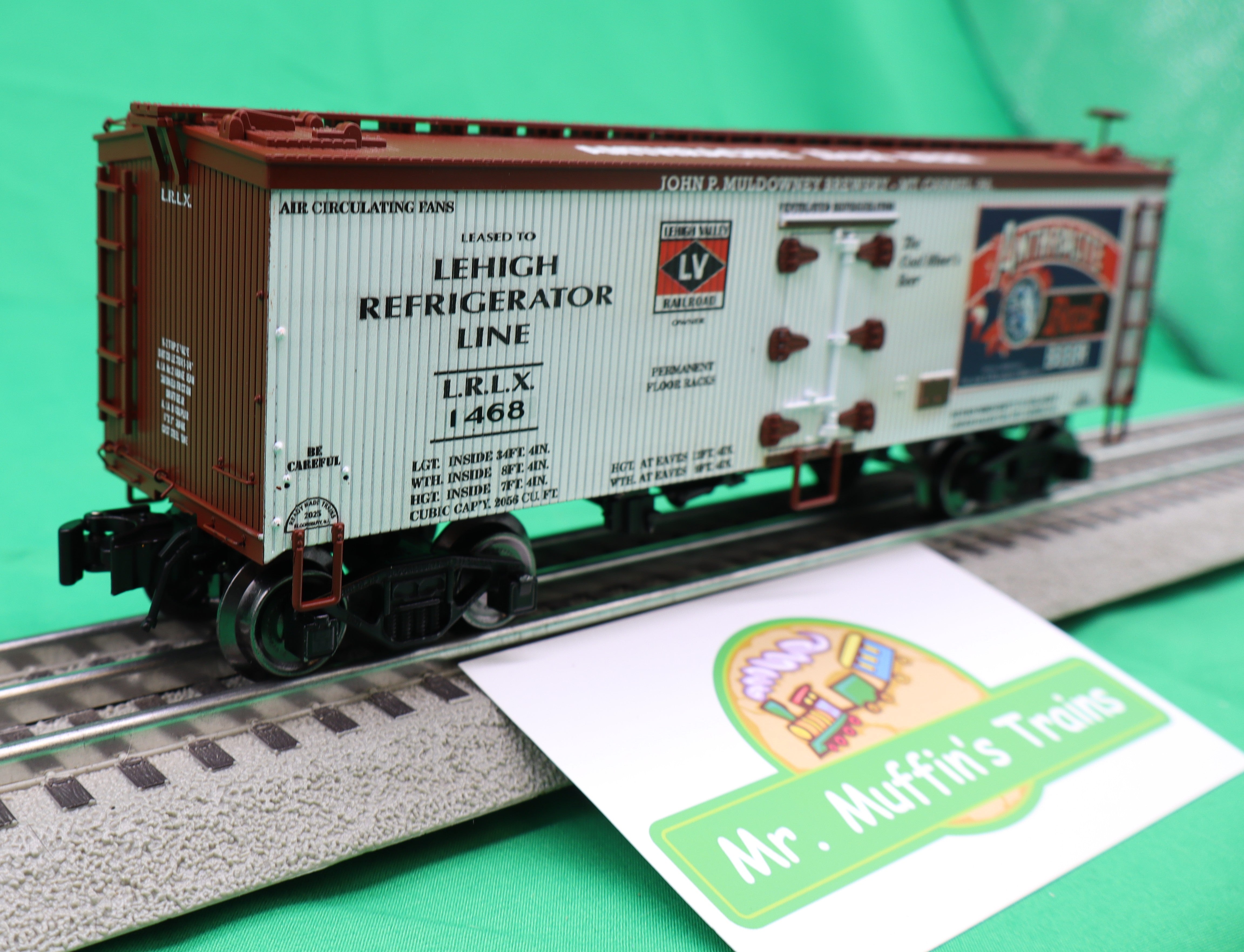 Ready Made Trains RMT-86199-172 - 36' Woodside Reefer Car "Lehigh Valley" (Anthracite Bock Beer)