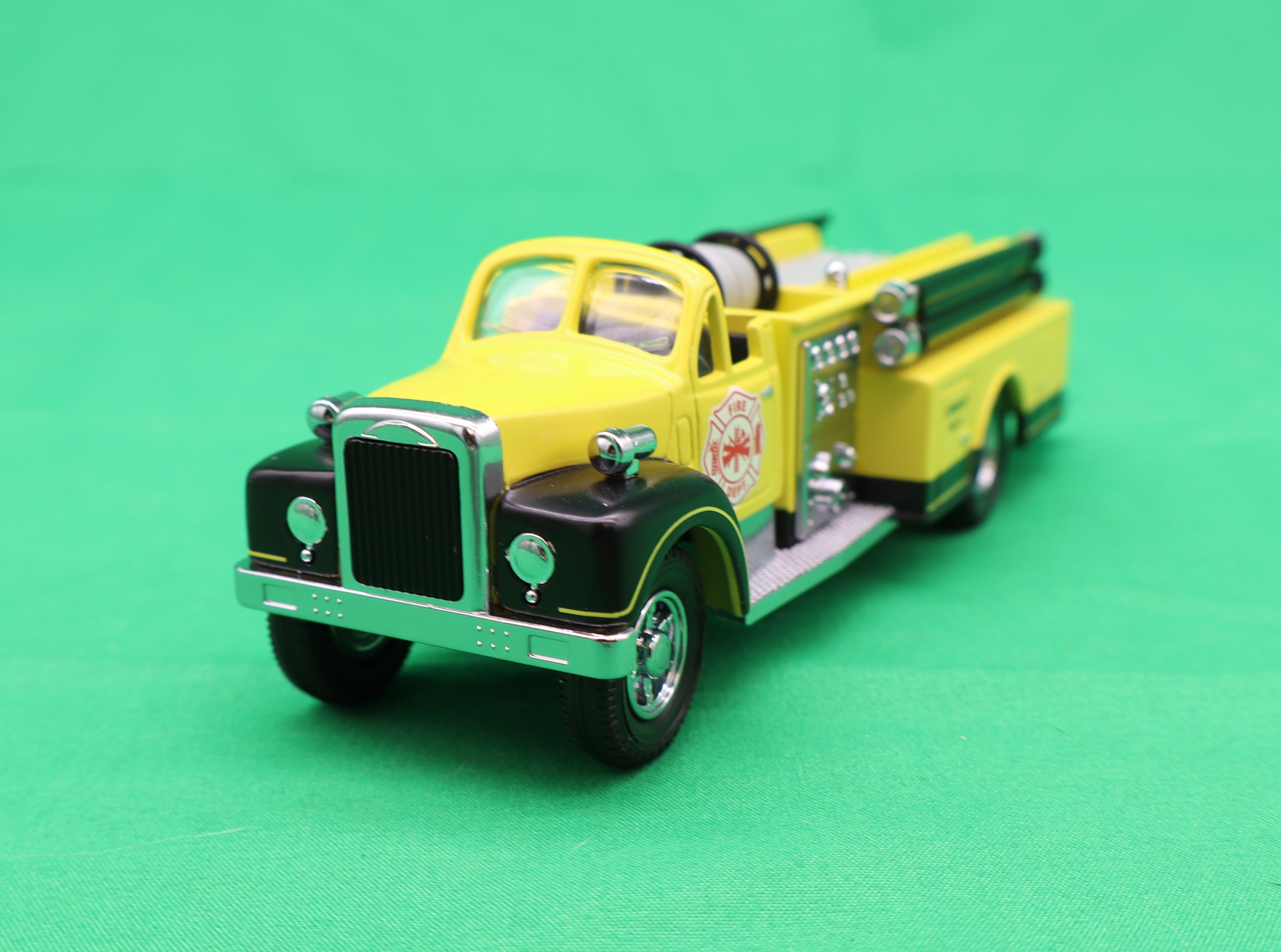 Lionel 2230070 - Fire Truck (Yellow)