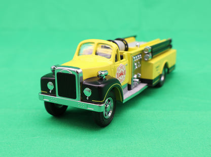 Lionel 2230070 - Fire Truck (Yellow) - MrMuffin'sTrains