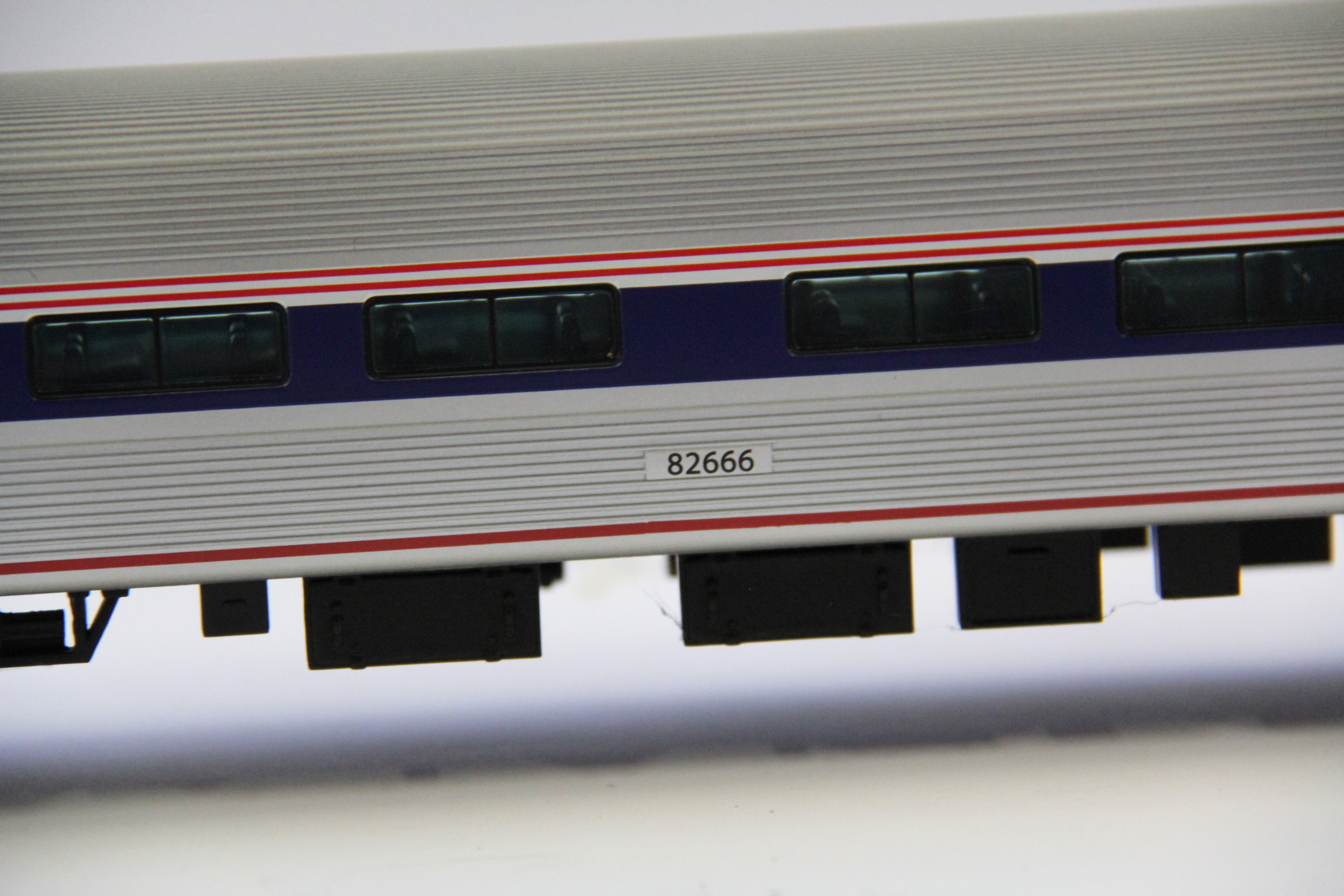 Lionel 6-35433 Amtrak Amfleet Phase IV B Passenger Car Add-on 2 Pack & Lionel 6-35454 Cab Car-Second hand-M6826
