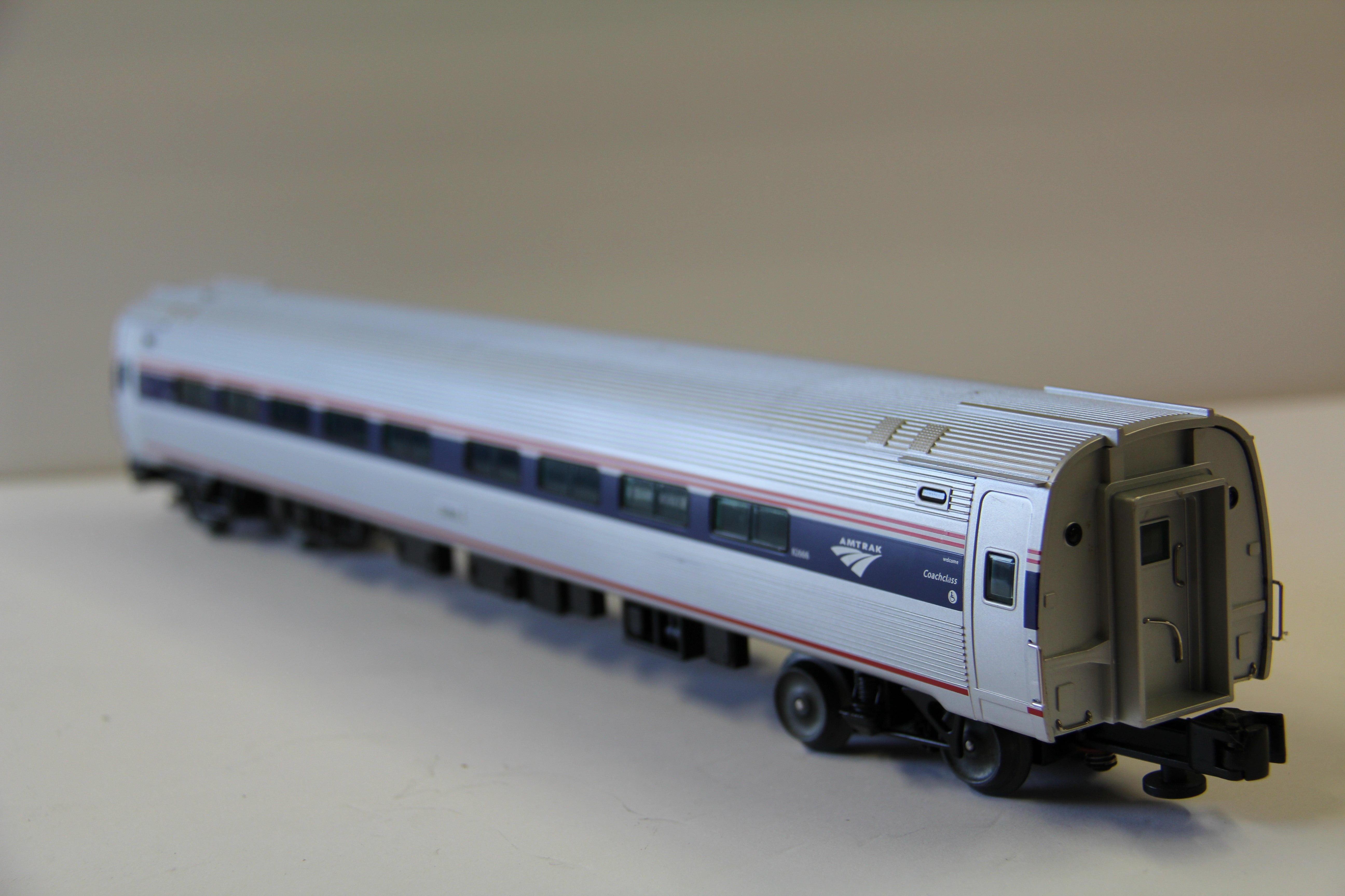 Lionel 6-35433 Amtrak Amfleet Phase IV B Passenger Car Add-on 2 Pack & Lionel 6-35454 Cab Car-Second hand-M6826