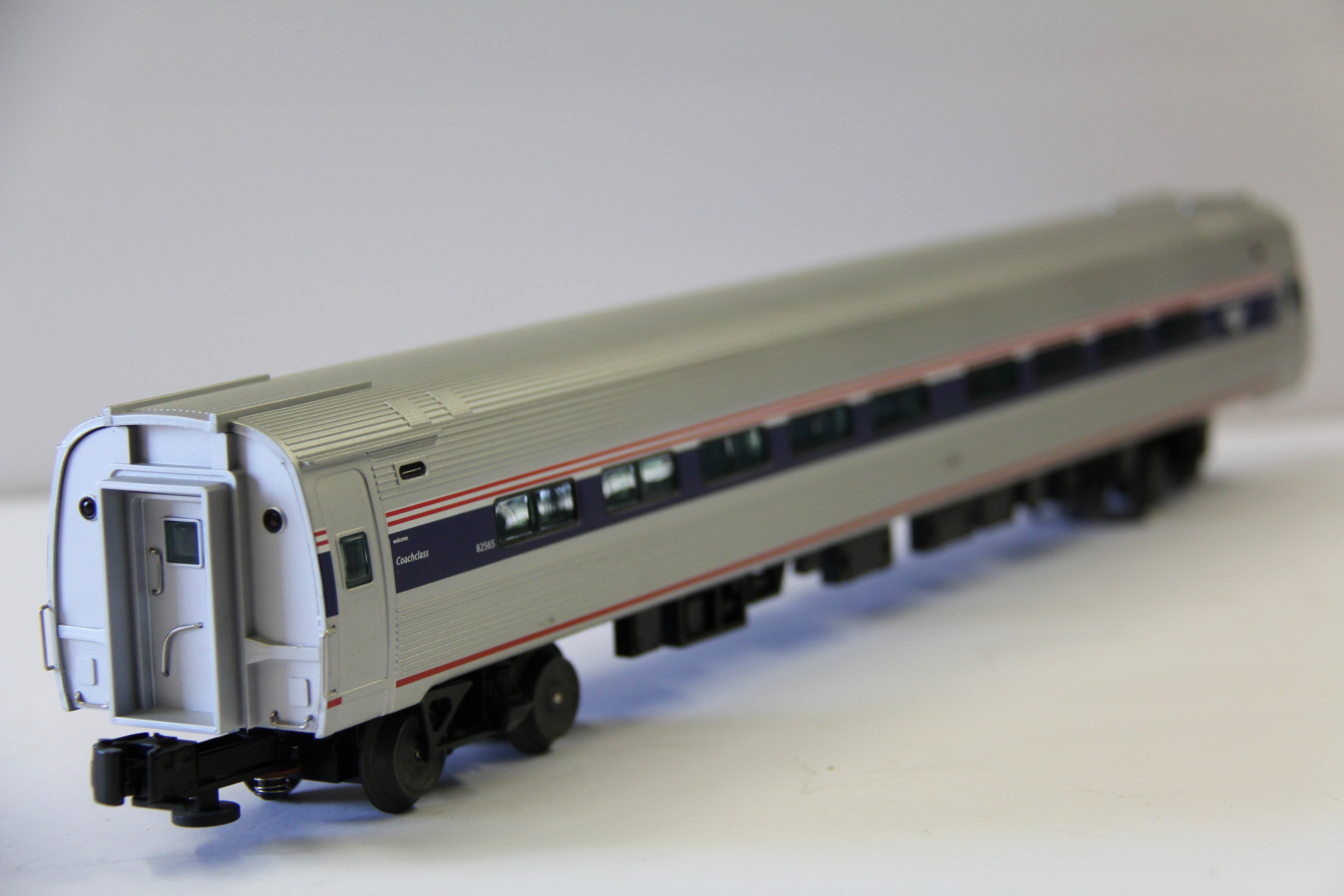 Lionel 6-35433 Amtrak Amfleet Phase IV B Passenger Car Add-on 2 Pack & Lionel 6-35454 Cab Car-Second hand-M6826