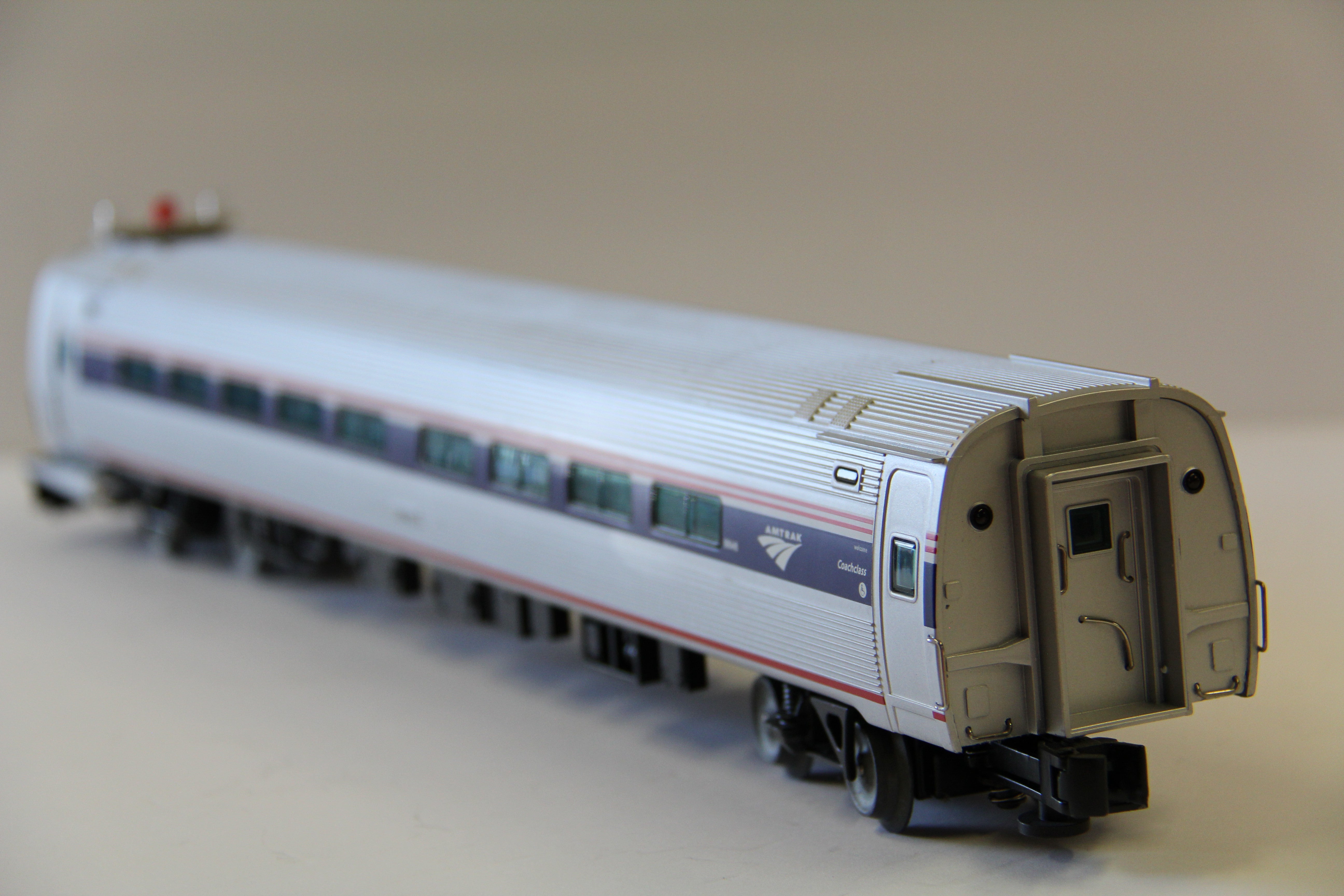 Lionel 6-35433 Amtrak Amfleet Phase IV B Passenger Car Add-on 2 Pack & Lionel 6-35454 Cab Car-Second hand-M6826