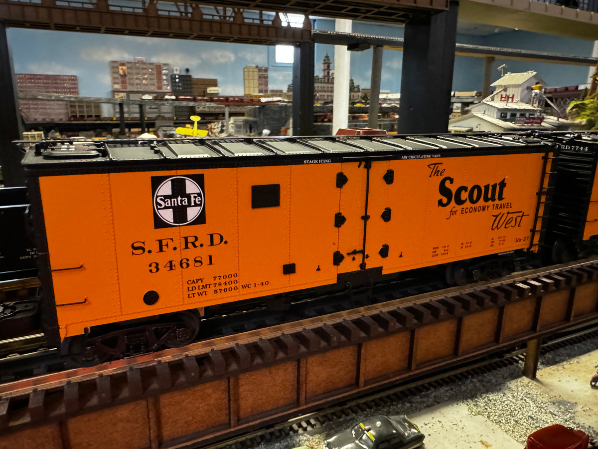 Lionel 2322080 - Legacy Fast Fruit Express "Santa Fe" Freight Set - MrMuffin'sTrains