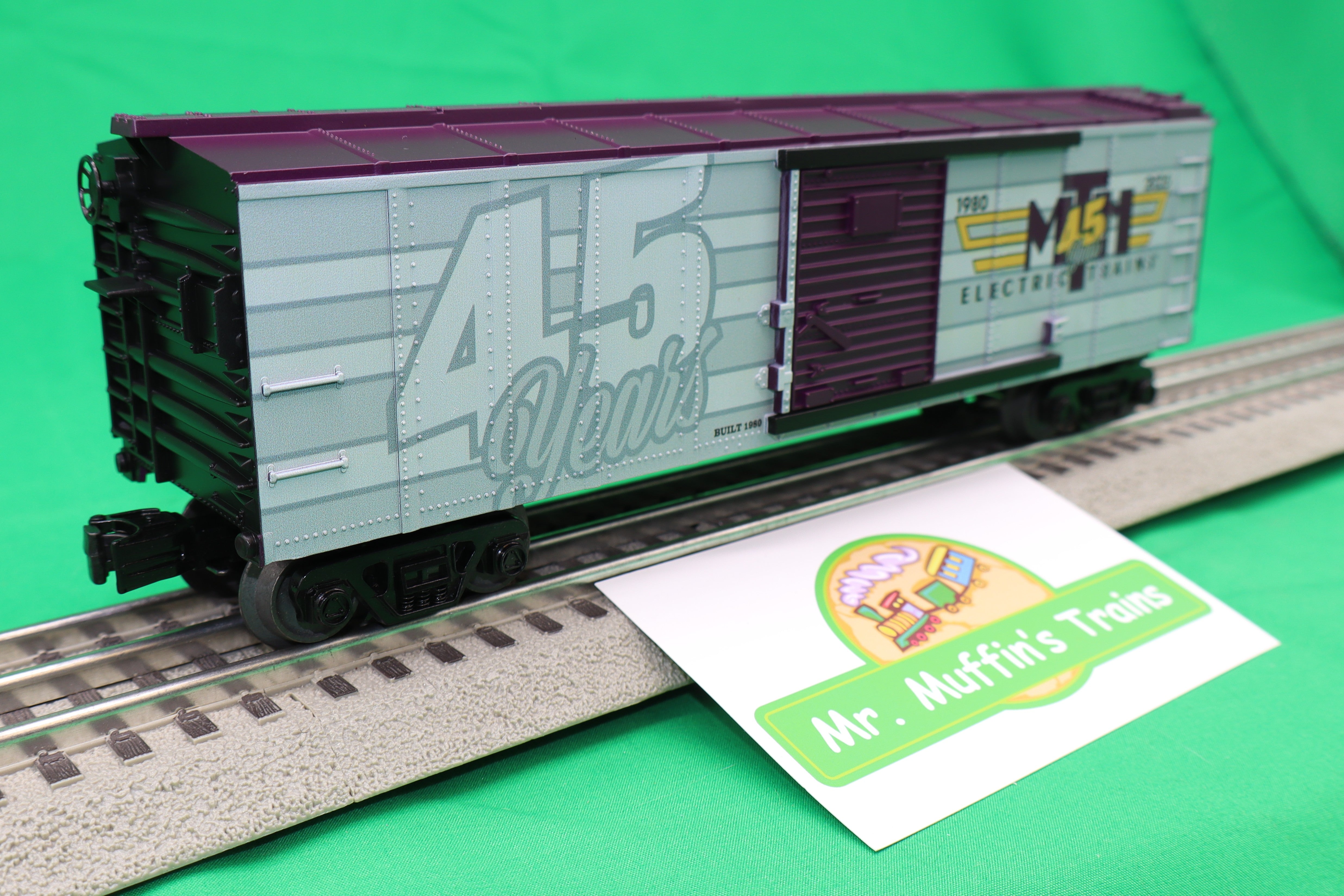 MTH 30-71254 - RailKing - 40' Box Car "MTH Electric Trains" #2025 (45th Anniversary)