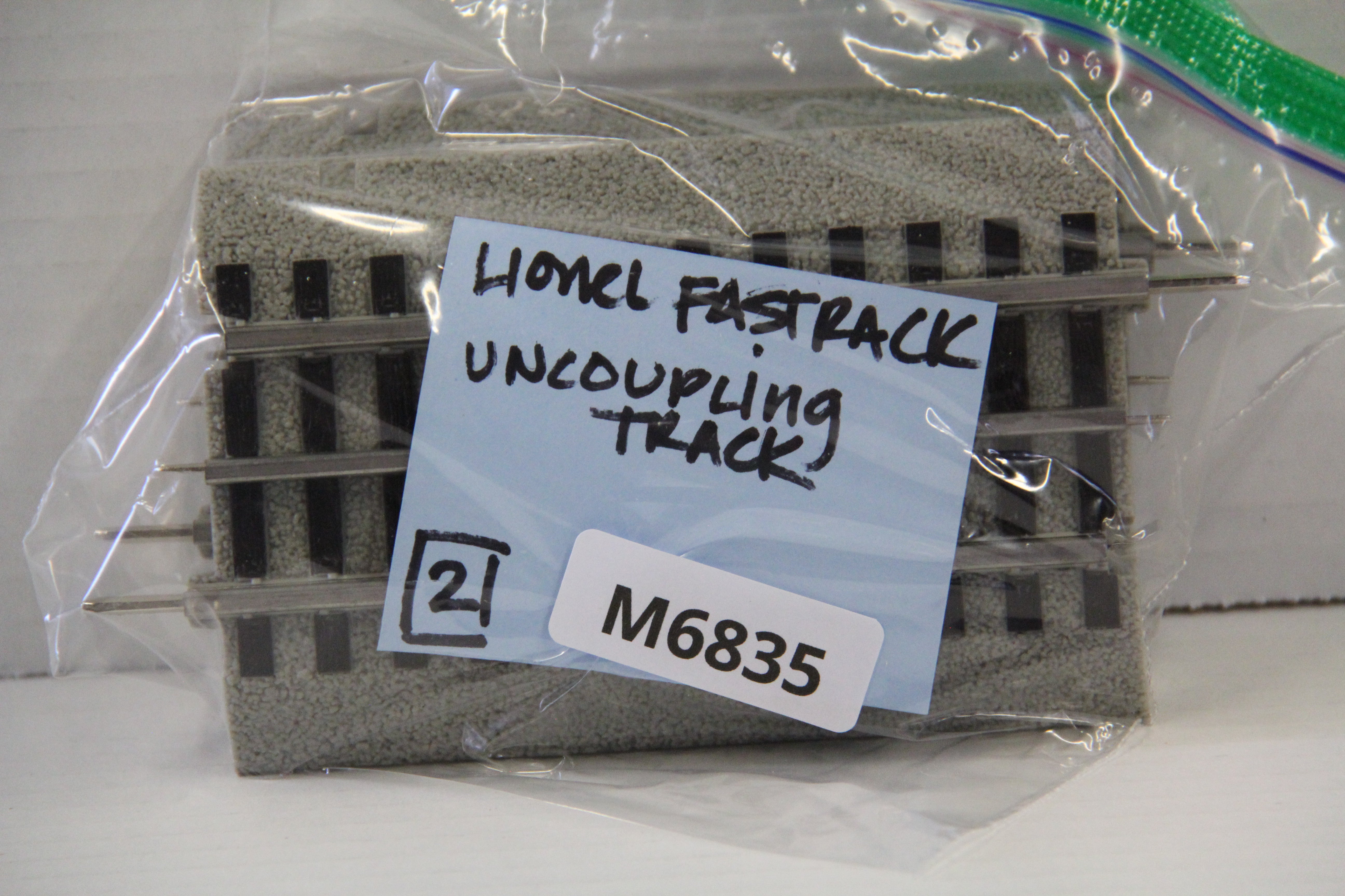 Lionel FasTrack Uncoupling Track Set of 2-Second hand-M6835