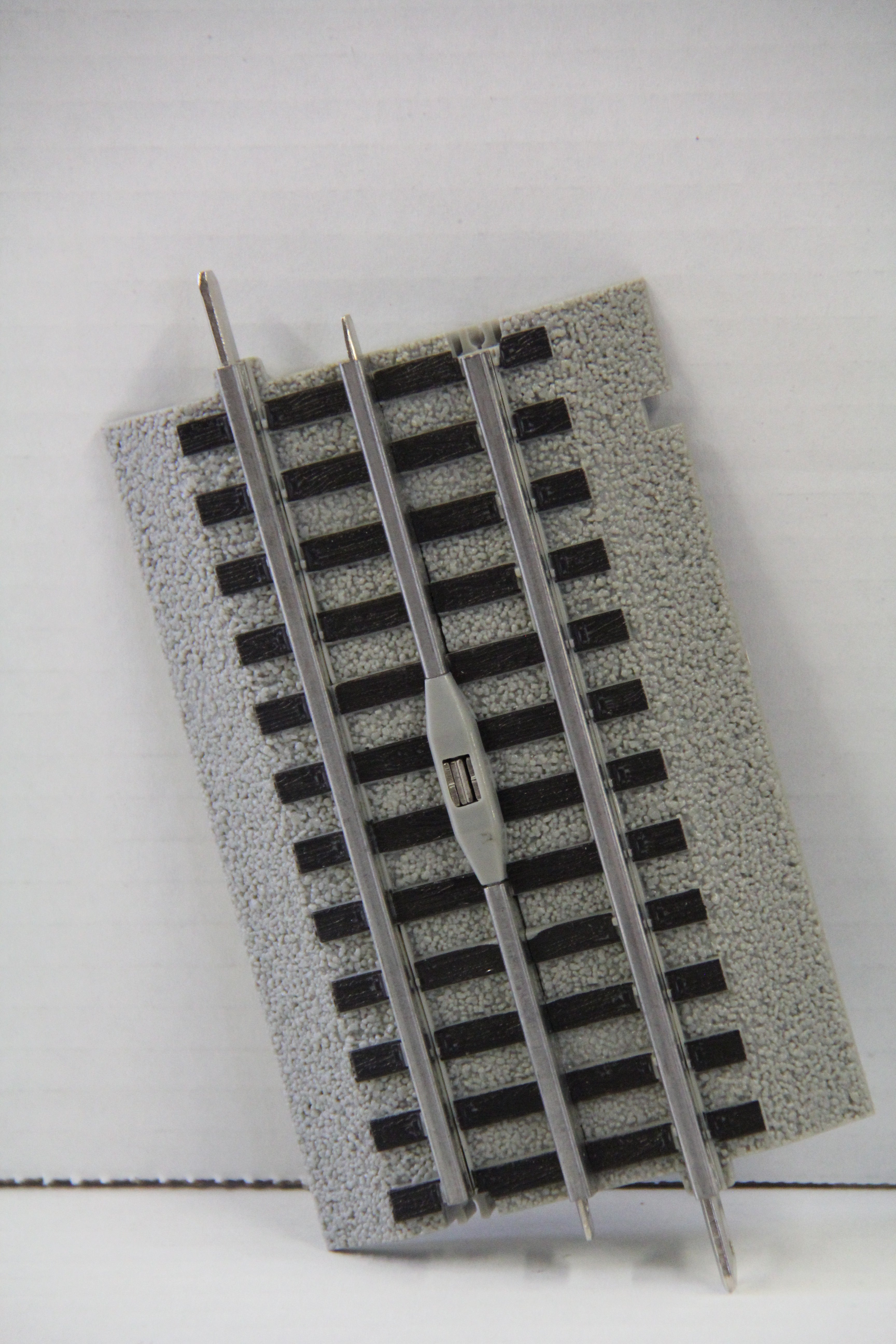 Lionel FasTrack Uncoupling Track Set of 2-Second hand-M6835